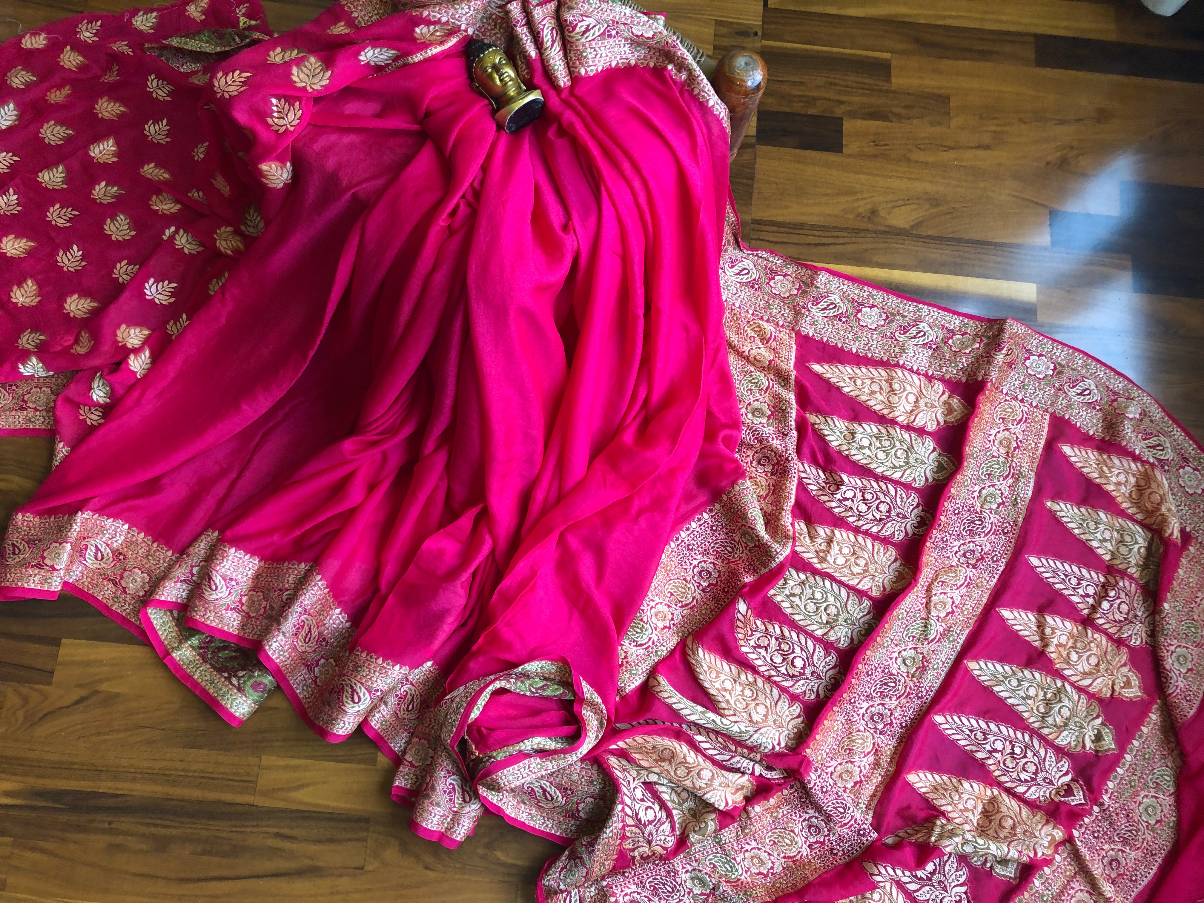 Banarasi Meenakari Weaves Resham Saree
