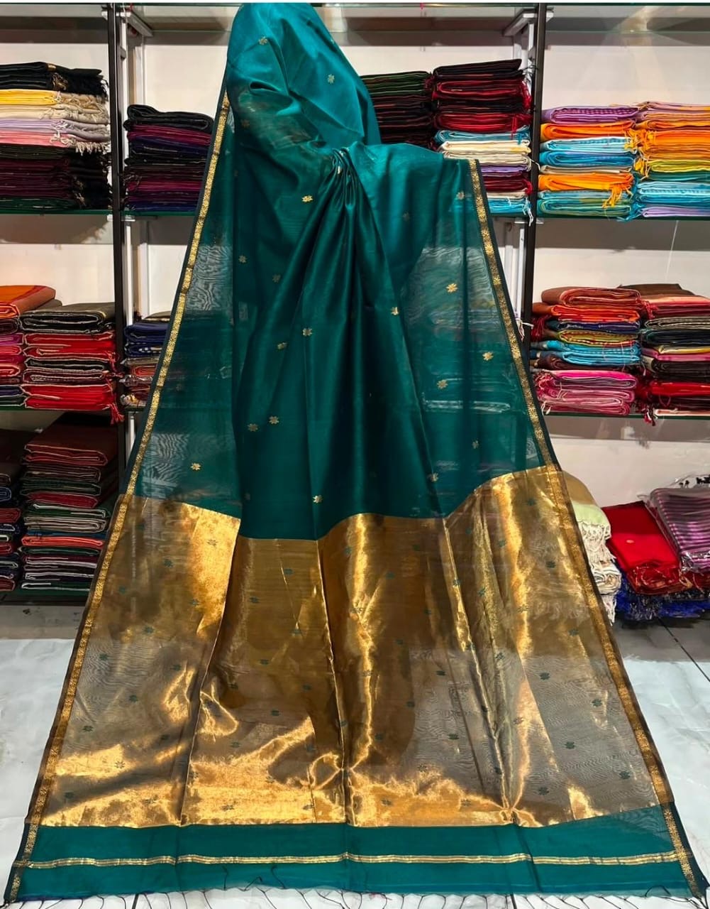 Royal Zari Pallu Red Color Maheshwari silk Handloom Zari Saree