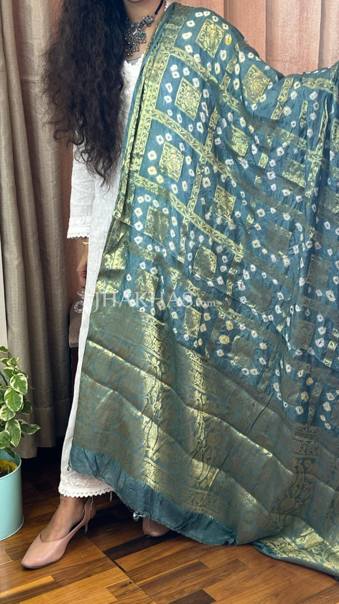 Soft Silk gharchola with bandhej in green 
