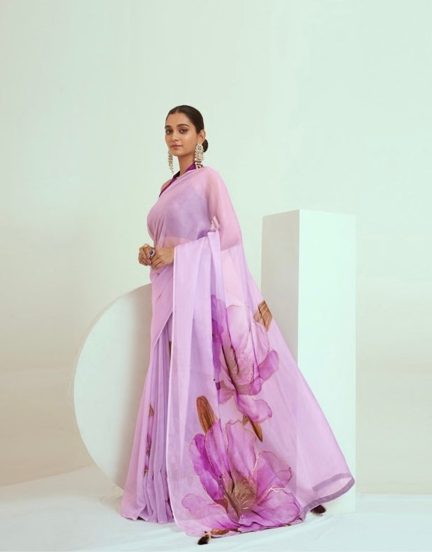 Floral Print Saree In baby pink