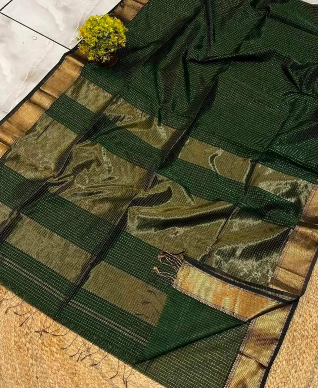 Maheshwari silk Handloom Zari Check Saree