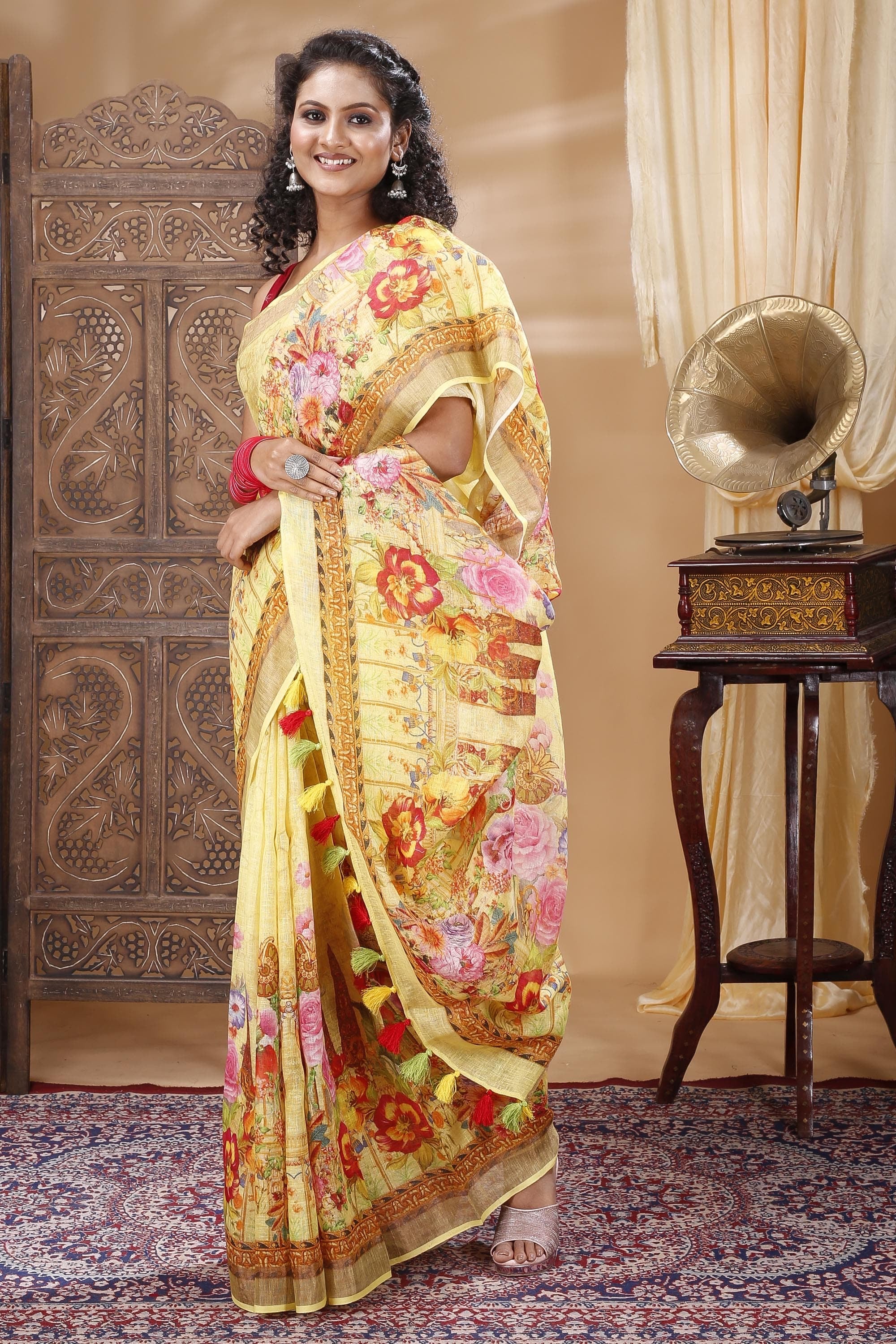 Beautiful Floral Linen Saree