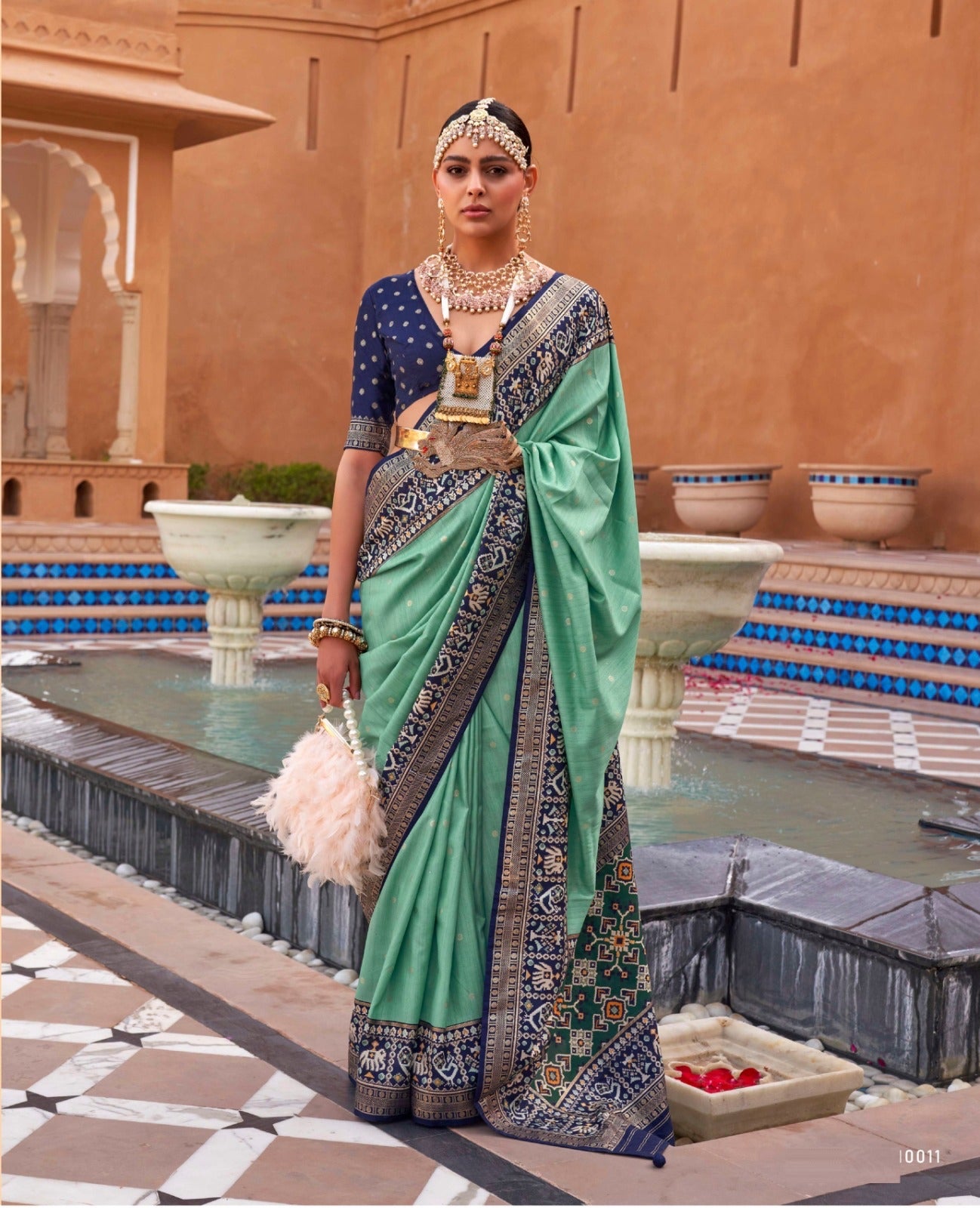 Green Patola Silk Saree With Blouse