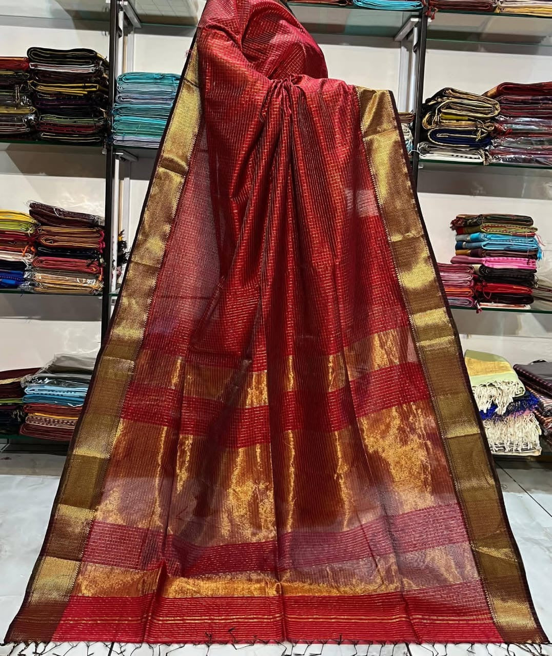 Red Maheshwari silk Handloom Zari Check Saree