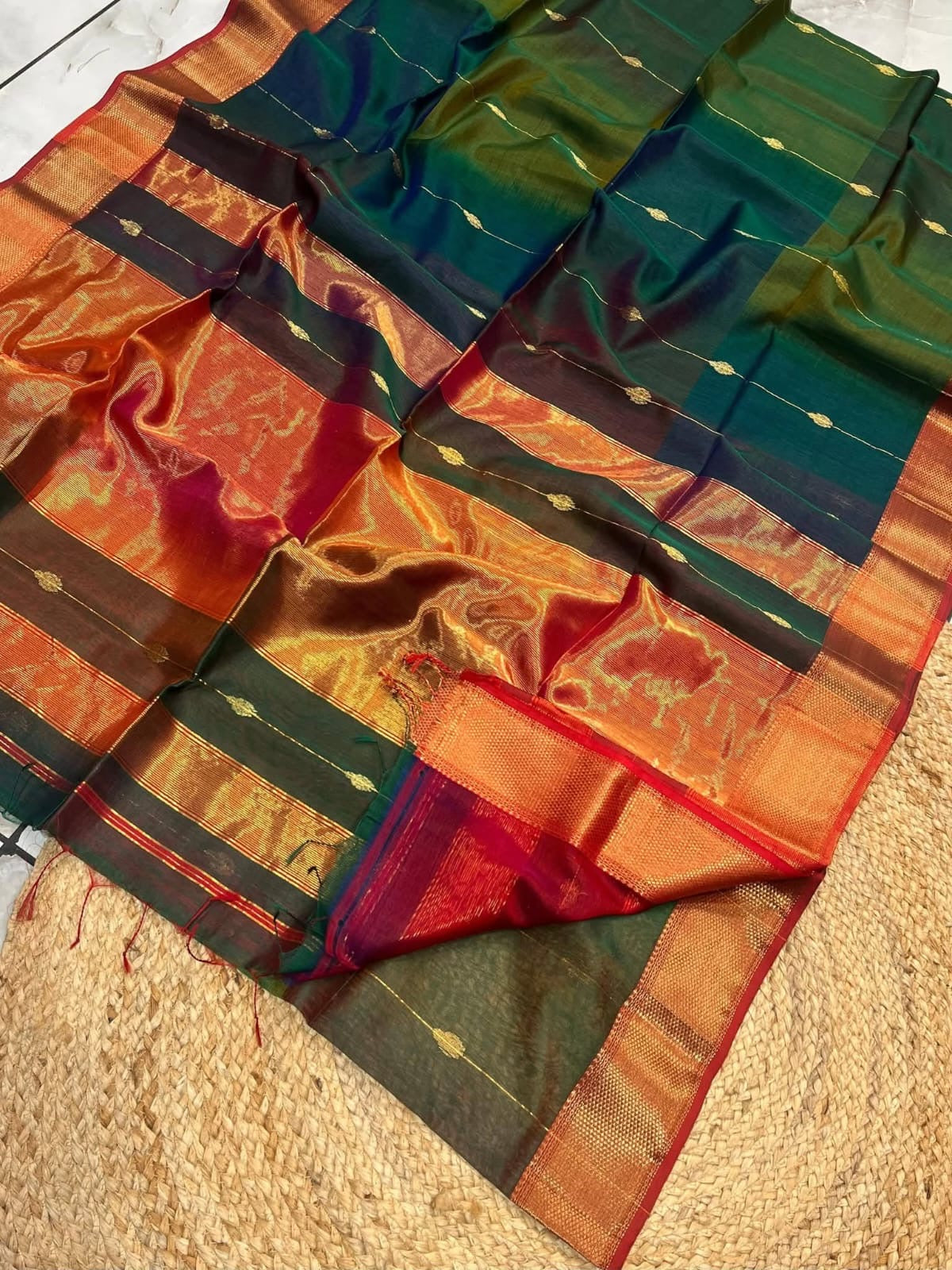 Metalic Green Maheshwari silk Handloom Zari Saree