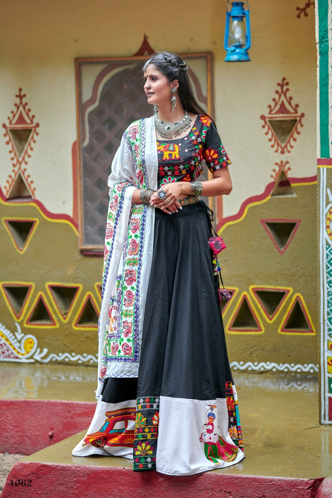 Black And White Kathiyawadi Navratri Lehenha Choli
