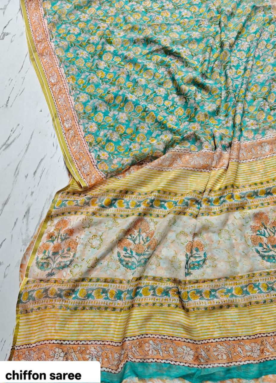 Double Diamond Pure Chiffon Sari in Green