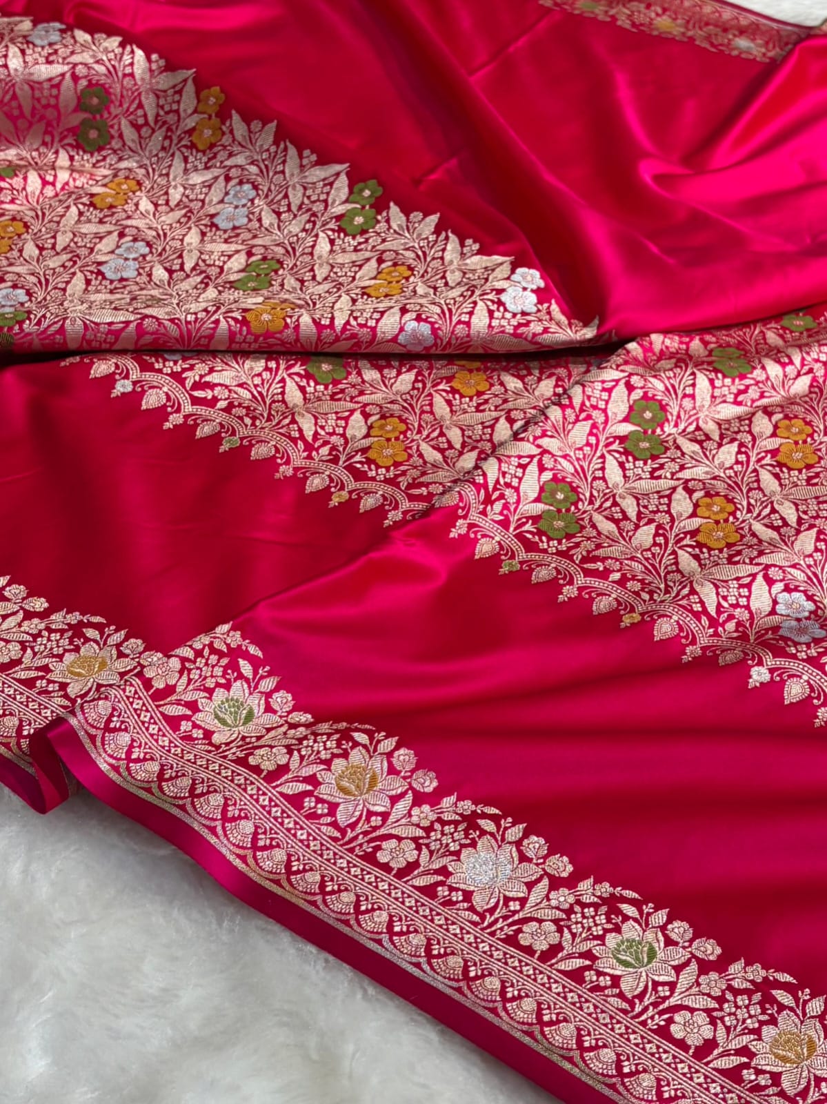 Royal Pink Banarasee Meenakari Silk Saree with Centre Design work