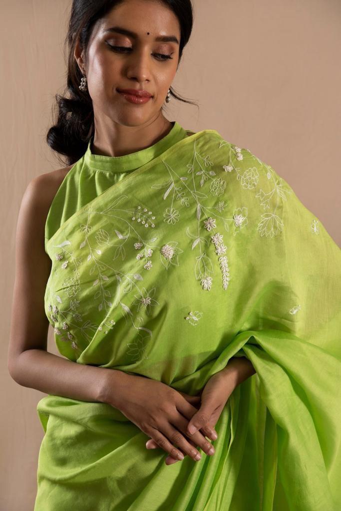 Linen Embroidery Saree In Green