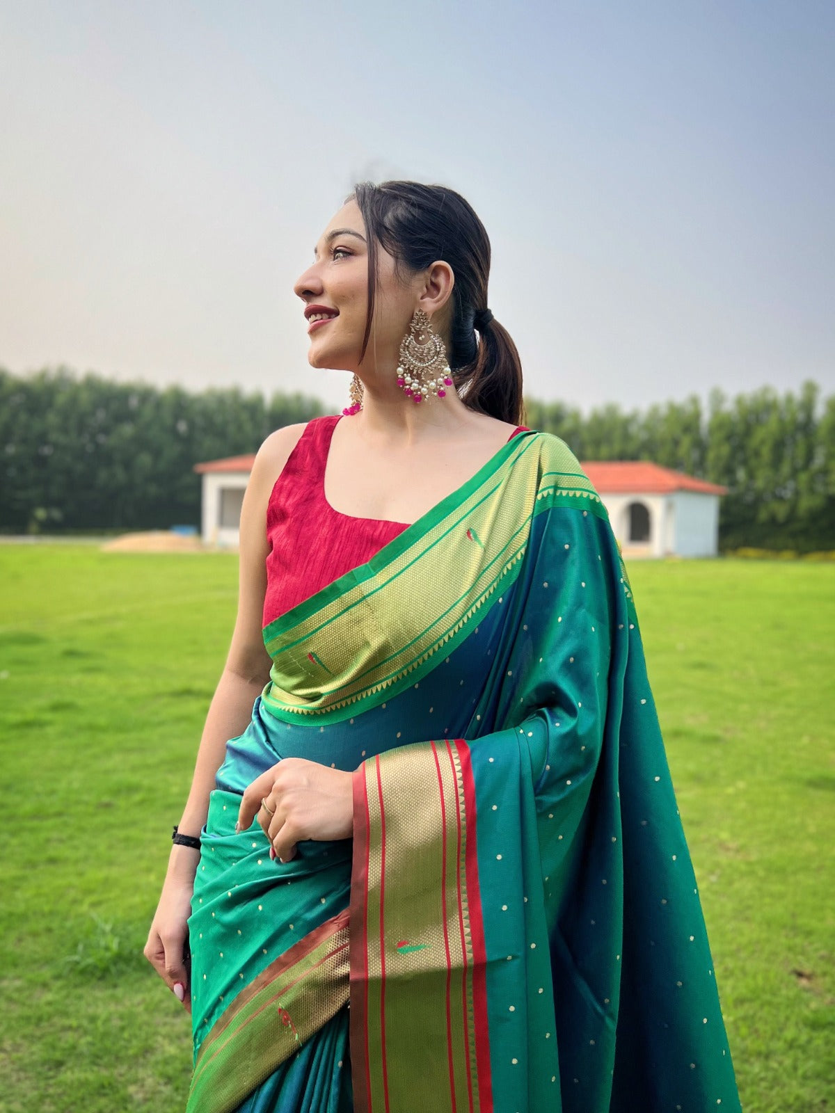 Royal Rajgharana Sarees Pure Paithani Silk Saree With Rich Pallu And  Unstiched Blouse Piece. Price in India - Buy Royal Rajgharana Sarees Pure Paithani  Silk Saree With Rich Pallu And Unstiched Blouse
