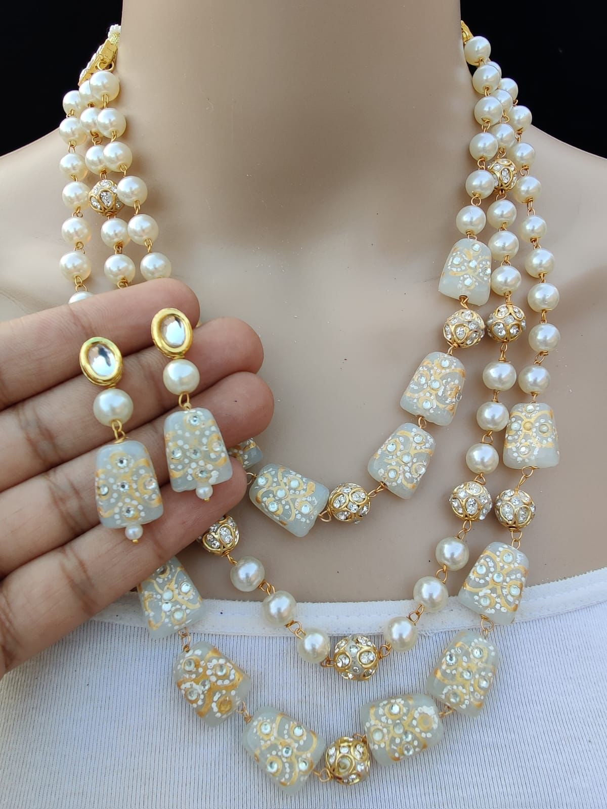 pearl necklace set in white