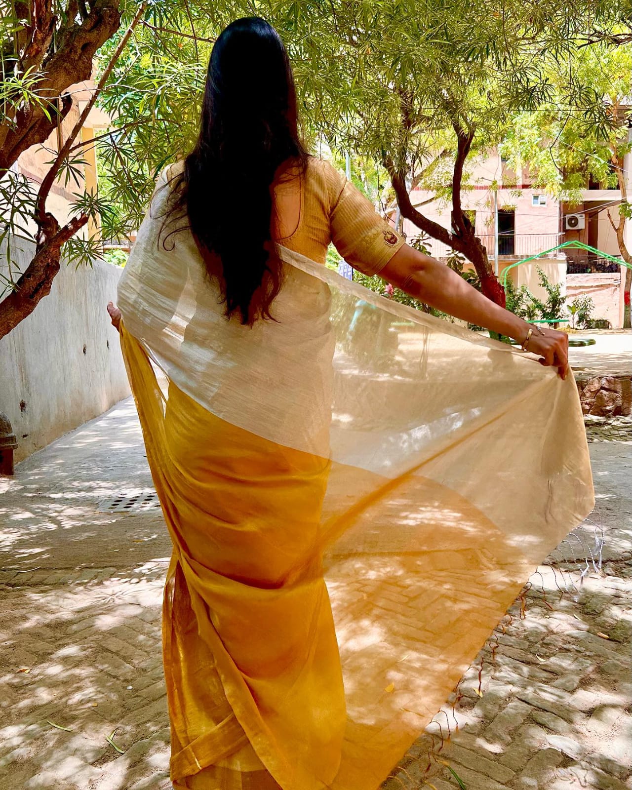 Buy Bong ButiQ Saree For Women Solid/Plain Bollywood Handloom Tissue Saree ( Yellow) Online at Best Prices in India - JioMart.