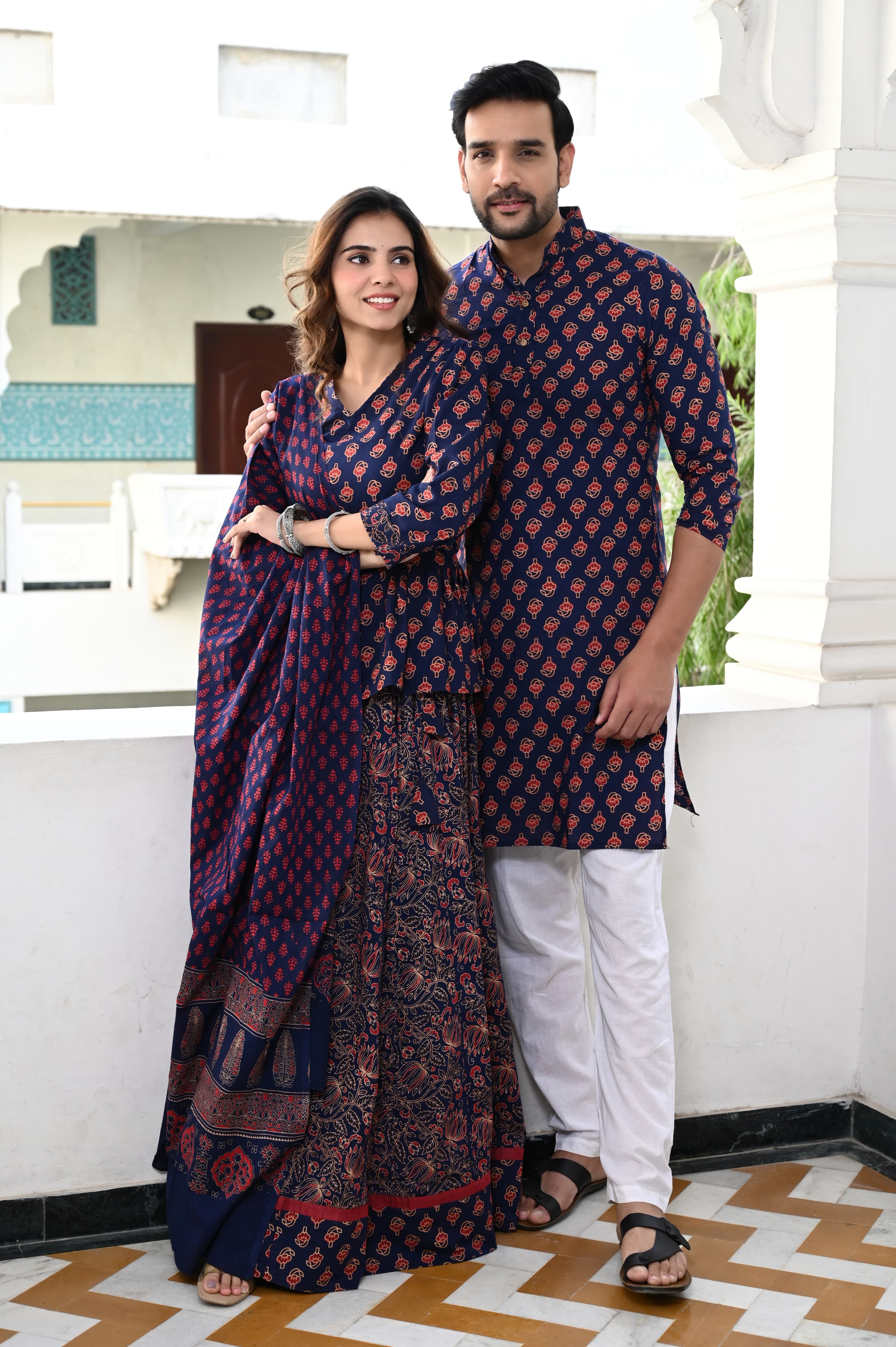 Jamuni Color Twinning Couple Set In Flora