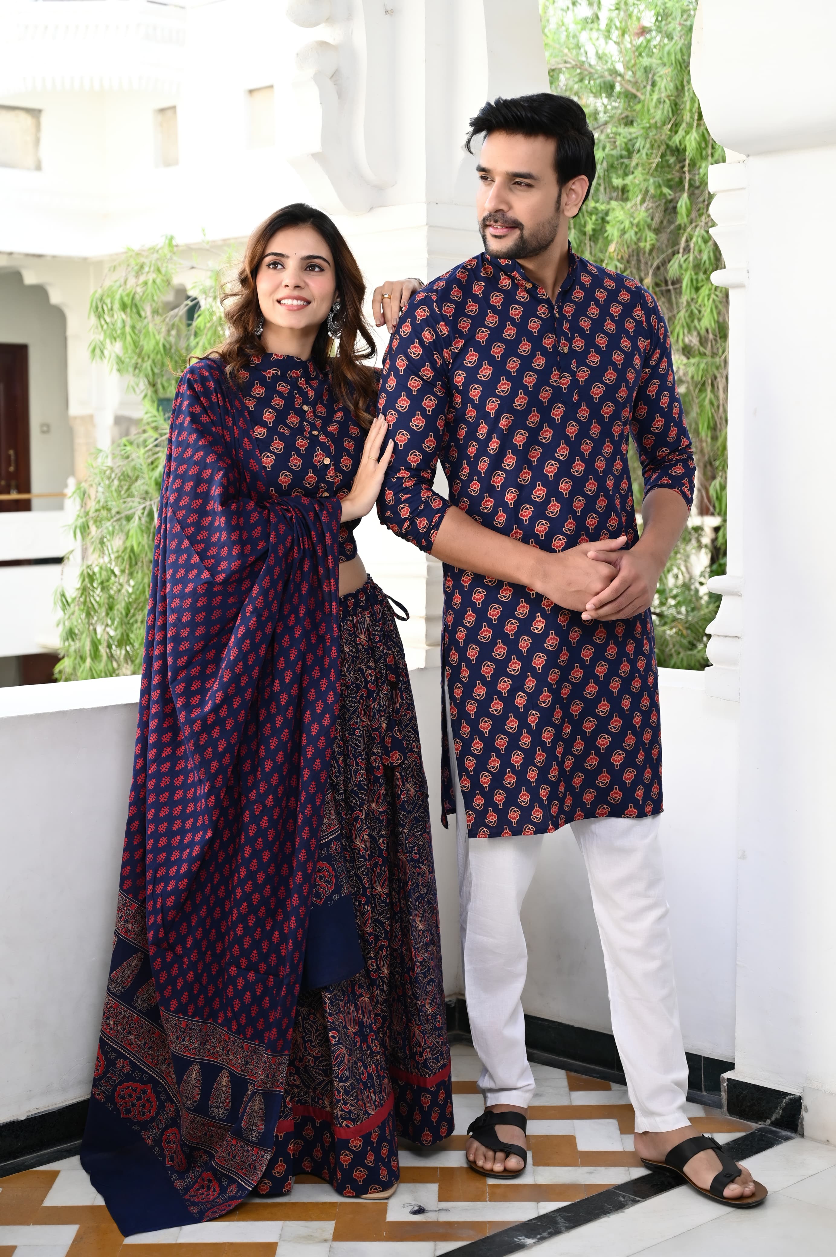 Jamuni Color Twinning Couple Set In Flora