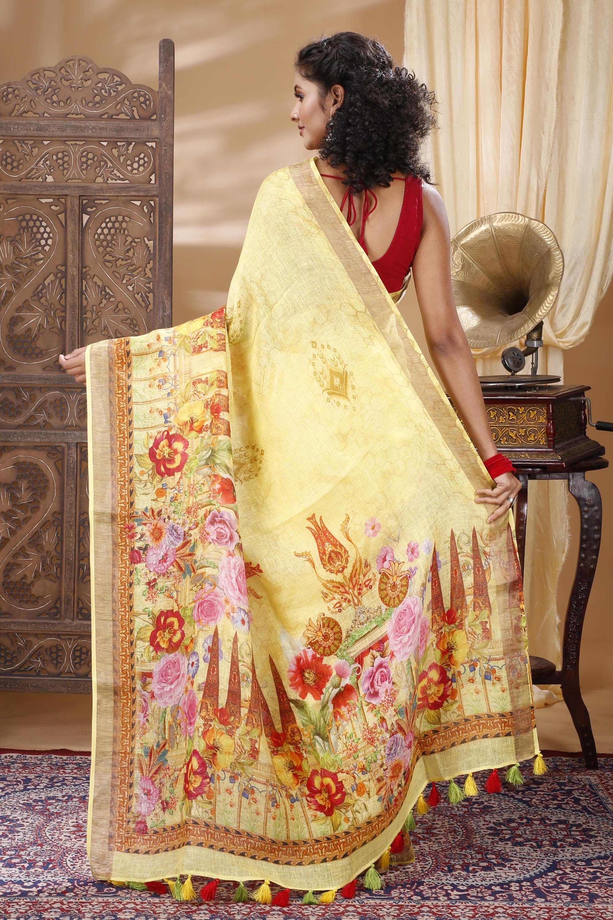 Beautiful Floral Linen Saree