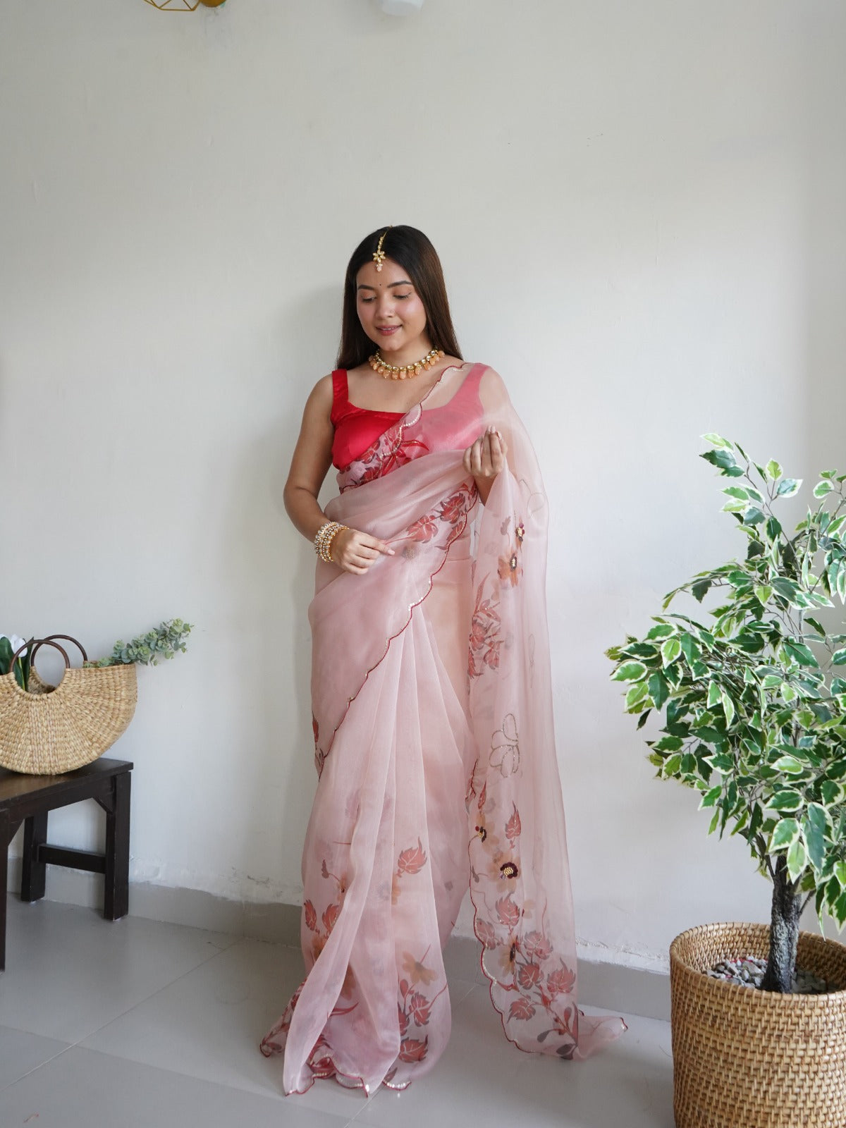 Buy the beautiful Coral Pink Organza Saree online-Karagiri