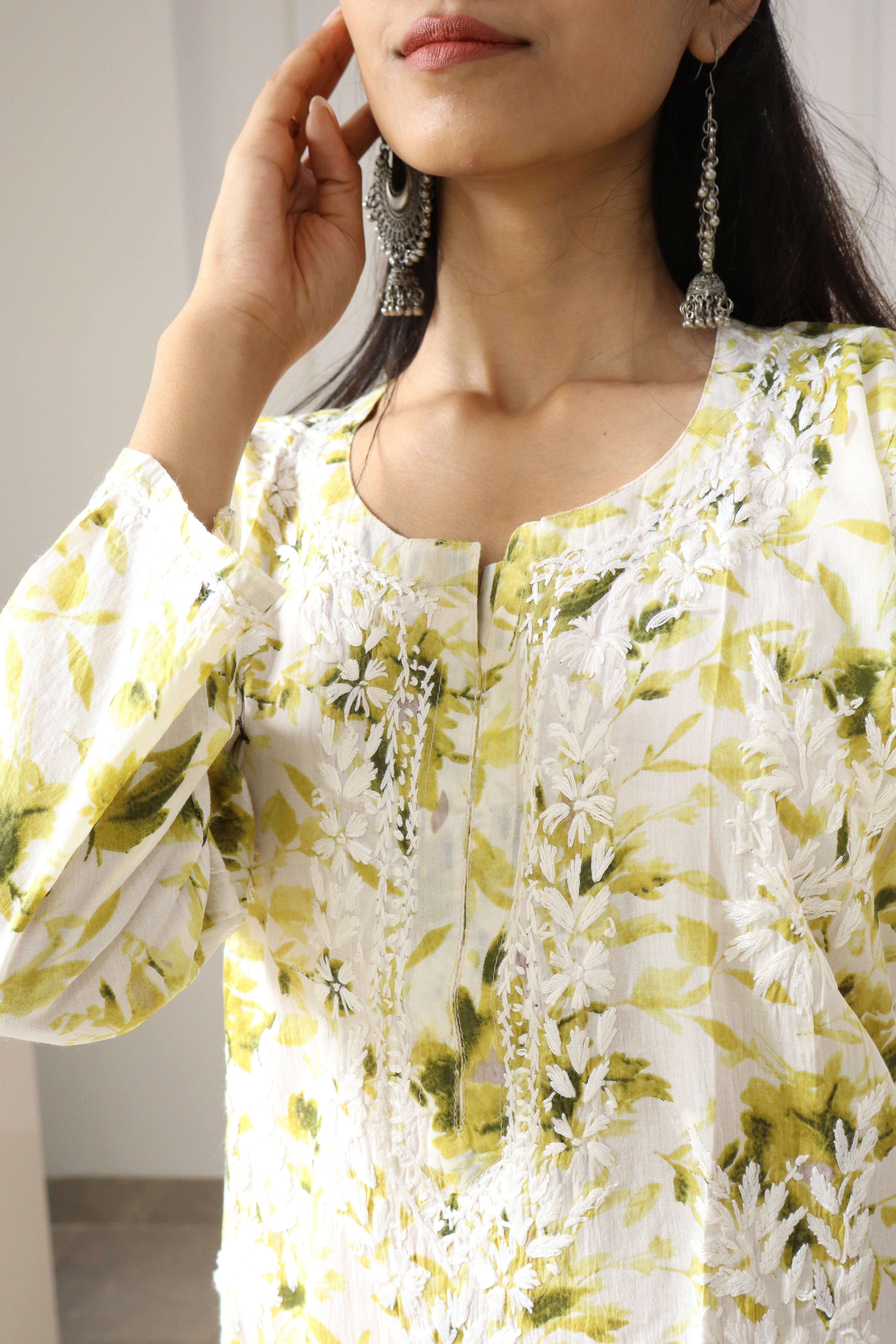 Gorgeous Green Mul mul cotton chikankari kurti