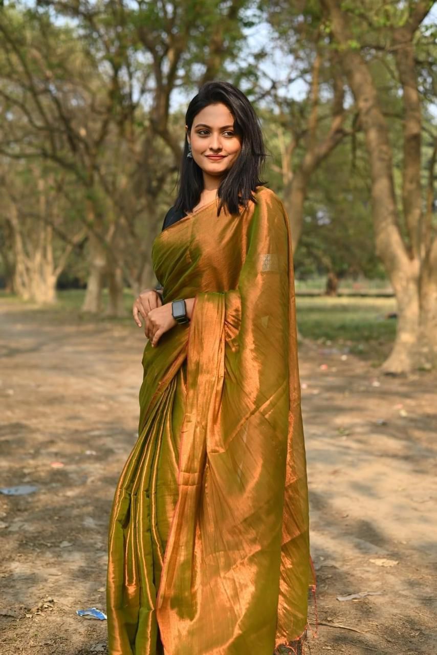 Bold Golden Tissue Silk Saree With Blouse