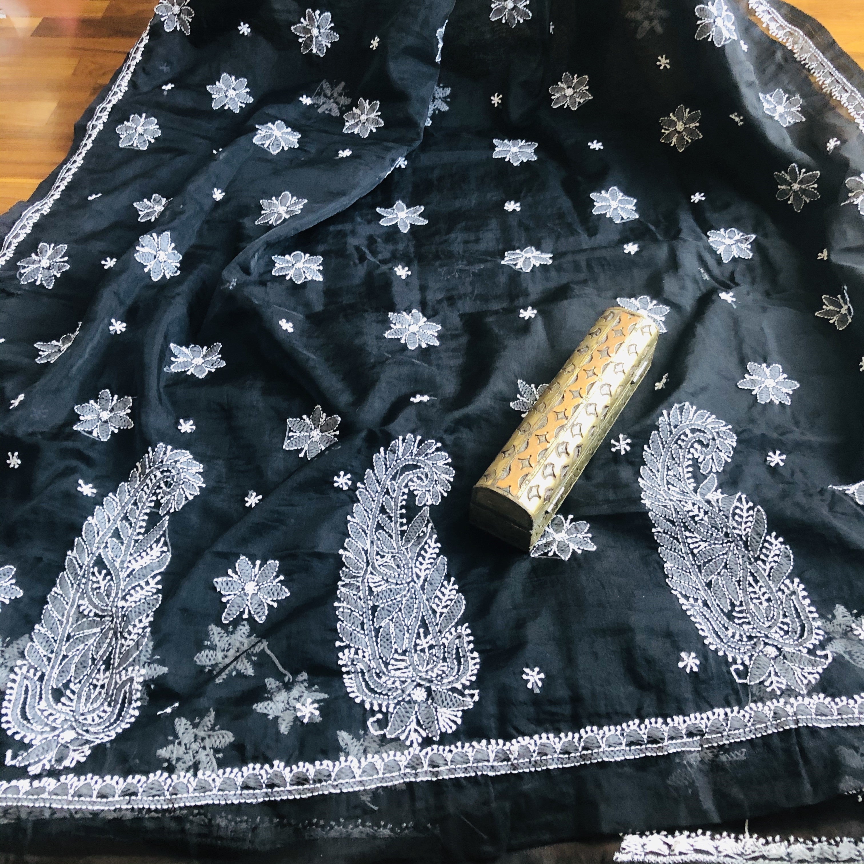 Buy Blue Color Hand Embroidered Lucknowi Designer Chikankari Saree (With  Blouse - Georgette) KC251016 | www.maanacreation.com