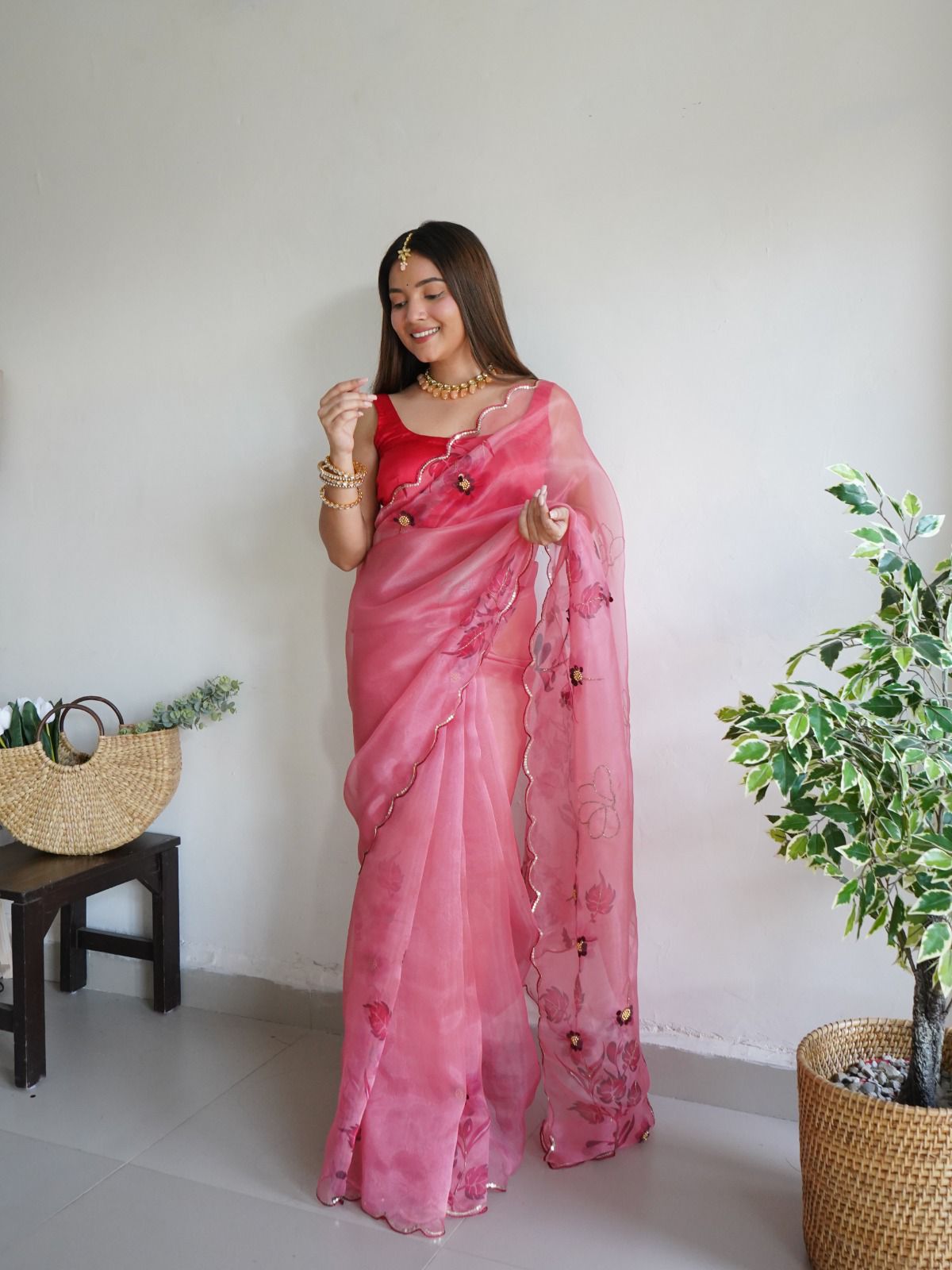 Buy HOUSE OF BEGUM Pink Banarasi Handloom Organza Saree with Blouse Piece |  Shoppers Stop