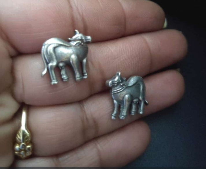 Cow ( Gomata) Oxidised Silver Look Alike Earring