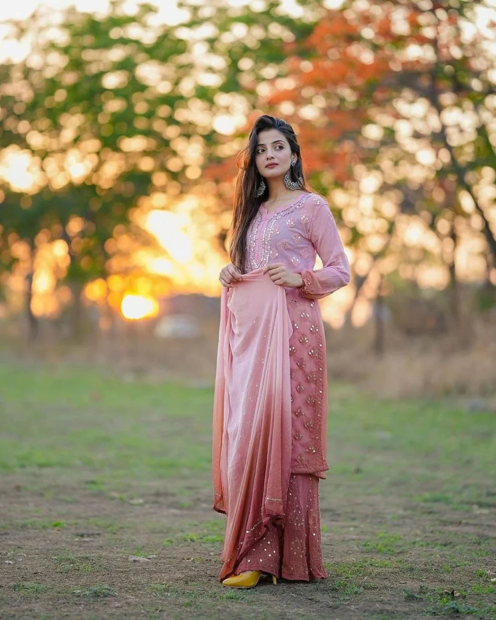 Ramzan 2020: Hina Khan Posing In White Sharara During Lock down