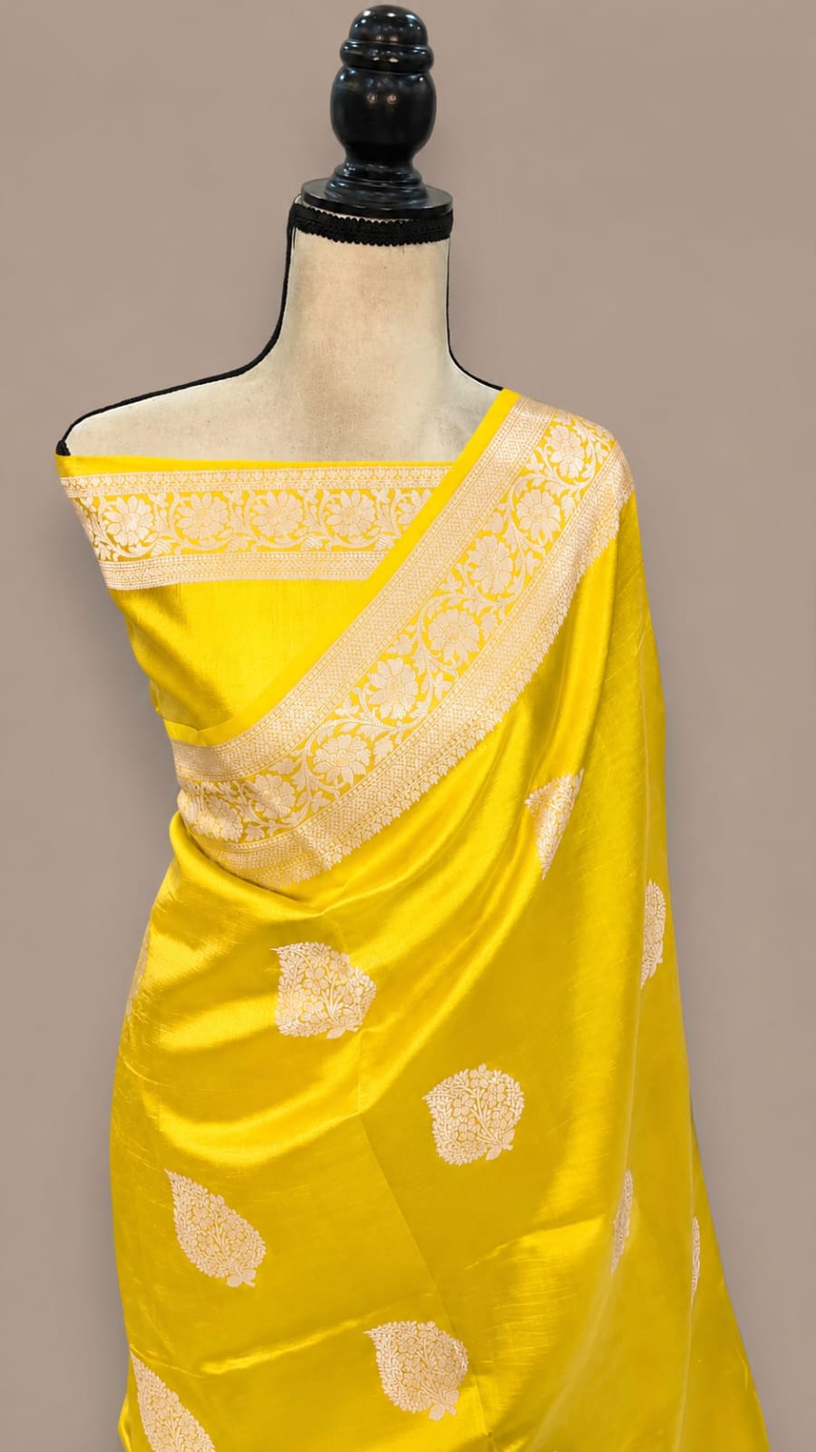 Banarasi Handloom Raw Mango Silk Saree In Yellow