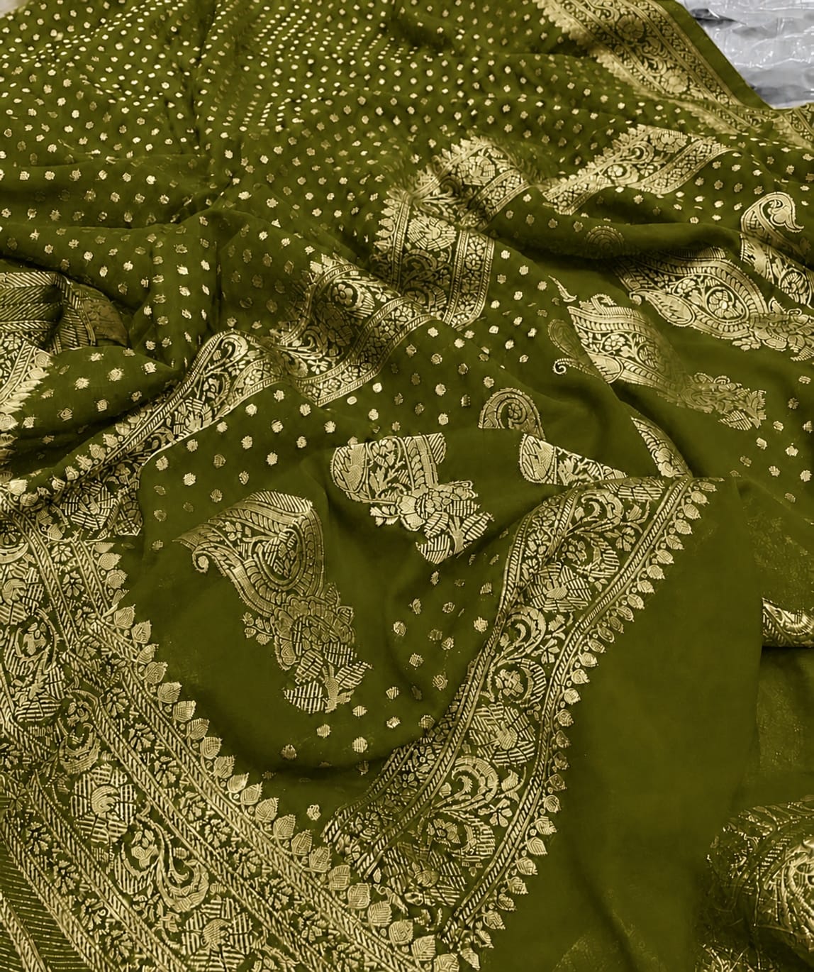 Hina Green Banarasee Semi Georgette Small Booti Work Saree