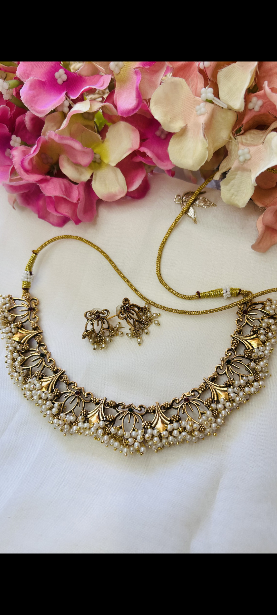 Traditional styles necklace set