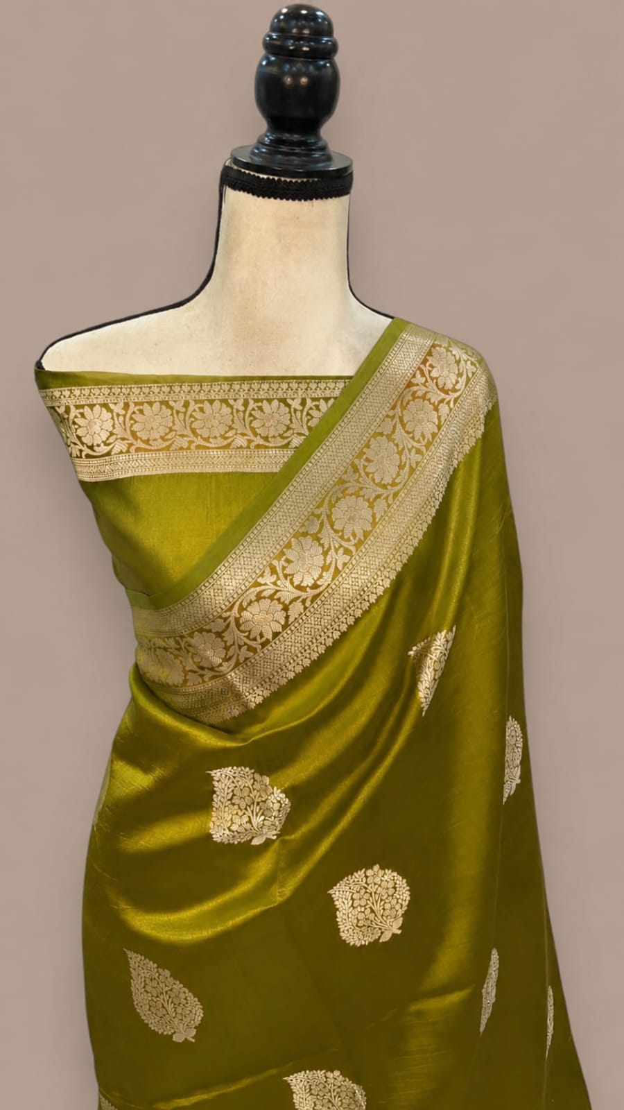 Banarasi Handloom Raw Mango Silk Saree In Hina Green