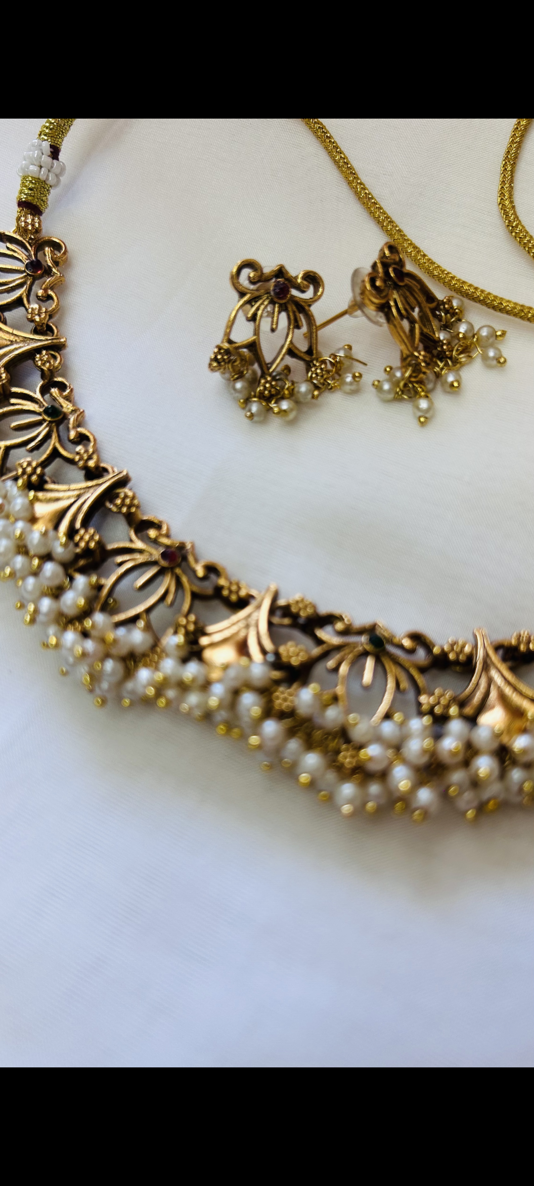 Traditional styles necklace set