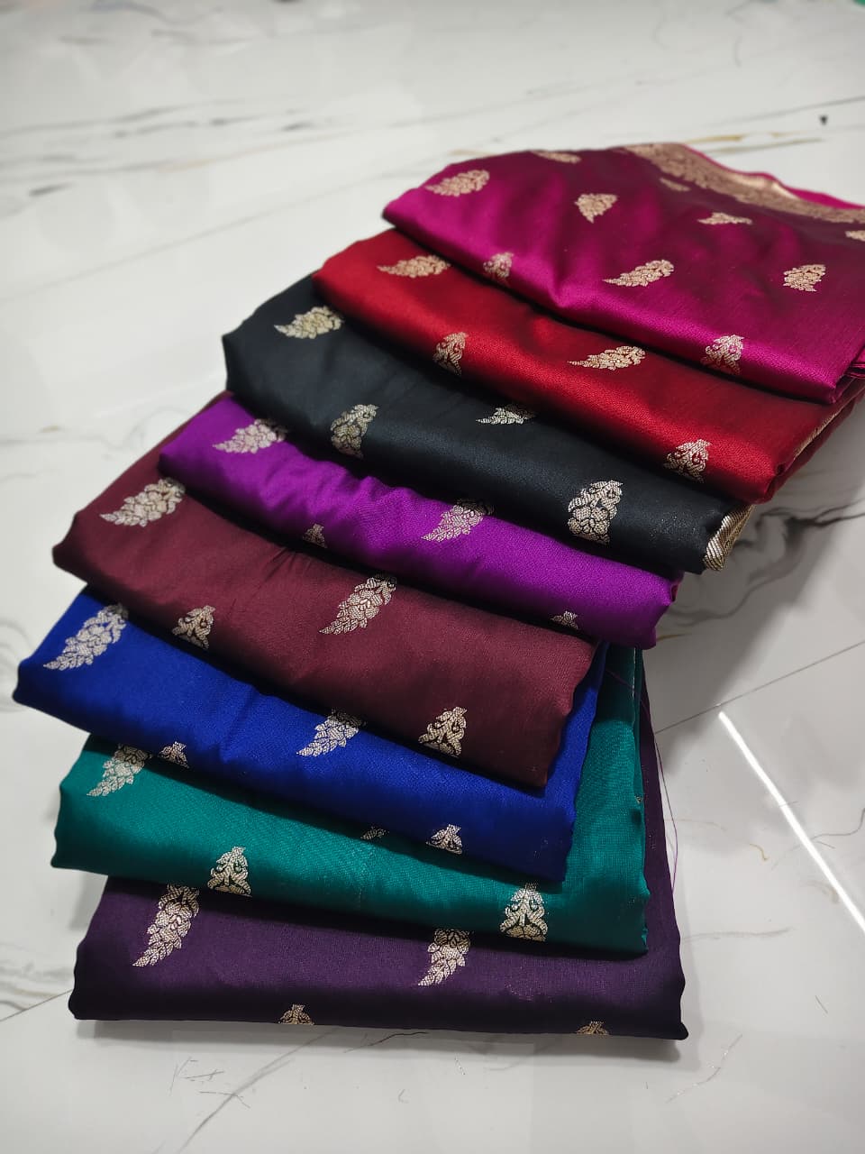 Banarasi Handloom Semi Kathan  Saree In Rama Green