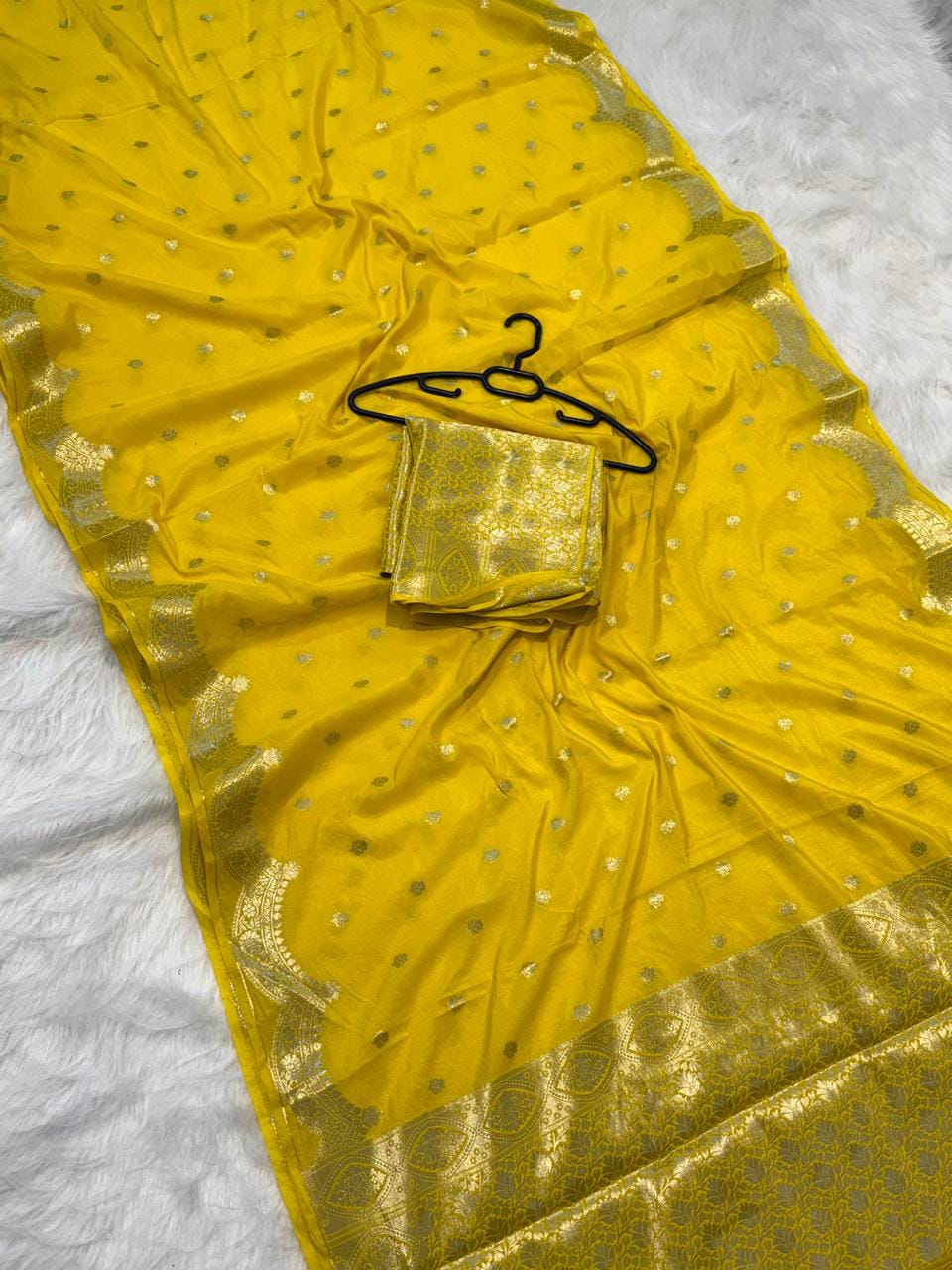 Banarasi Handloom Semi Kathan  Saree In Yellow