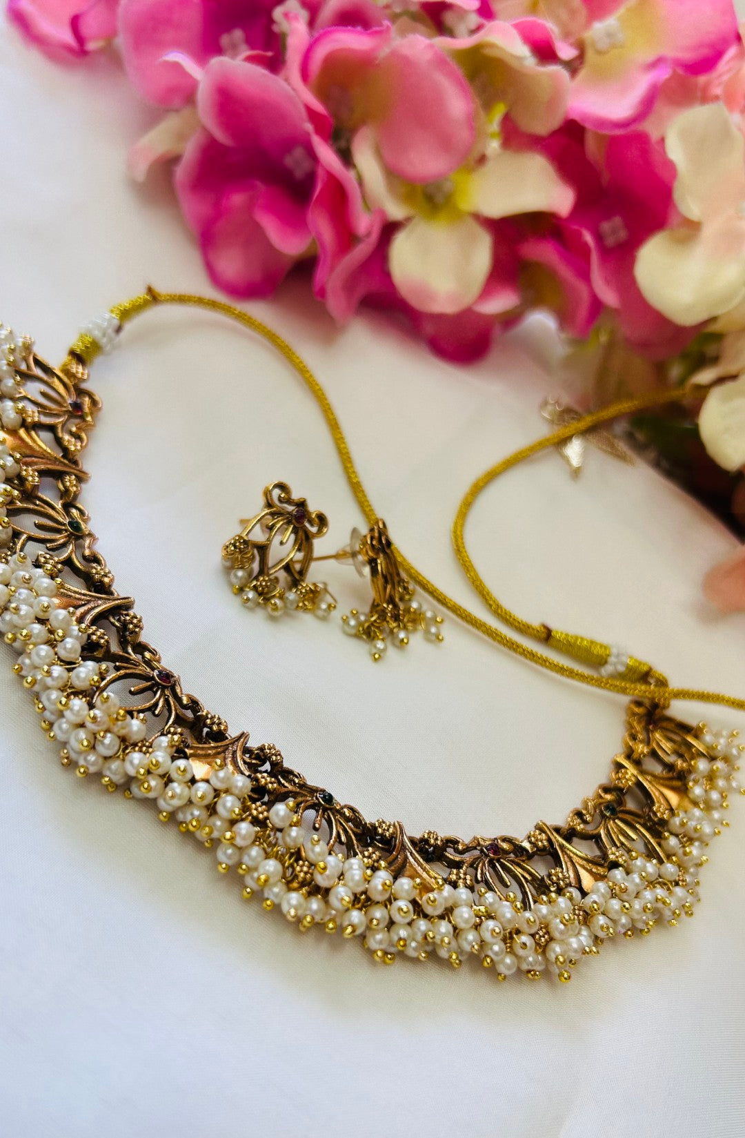 Traditional styles necklace set