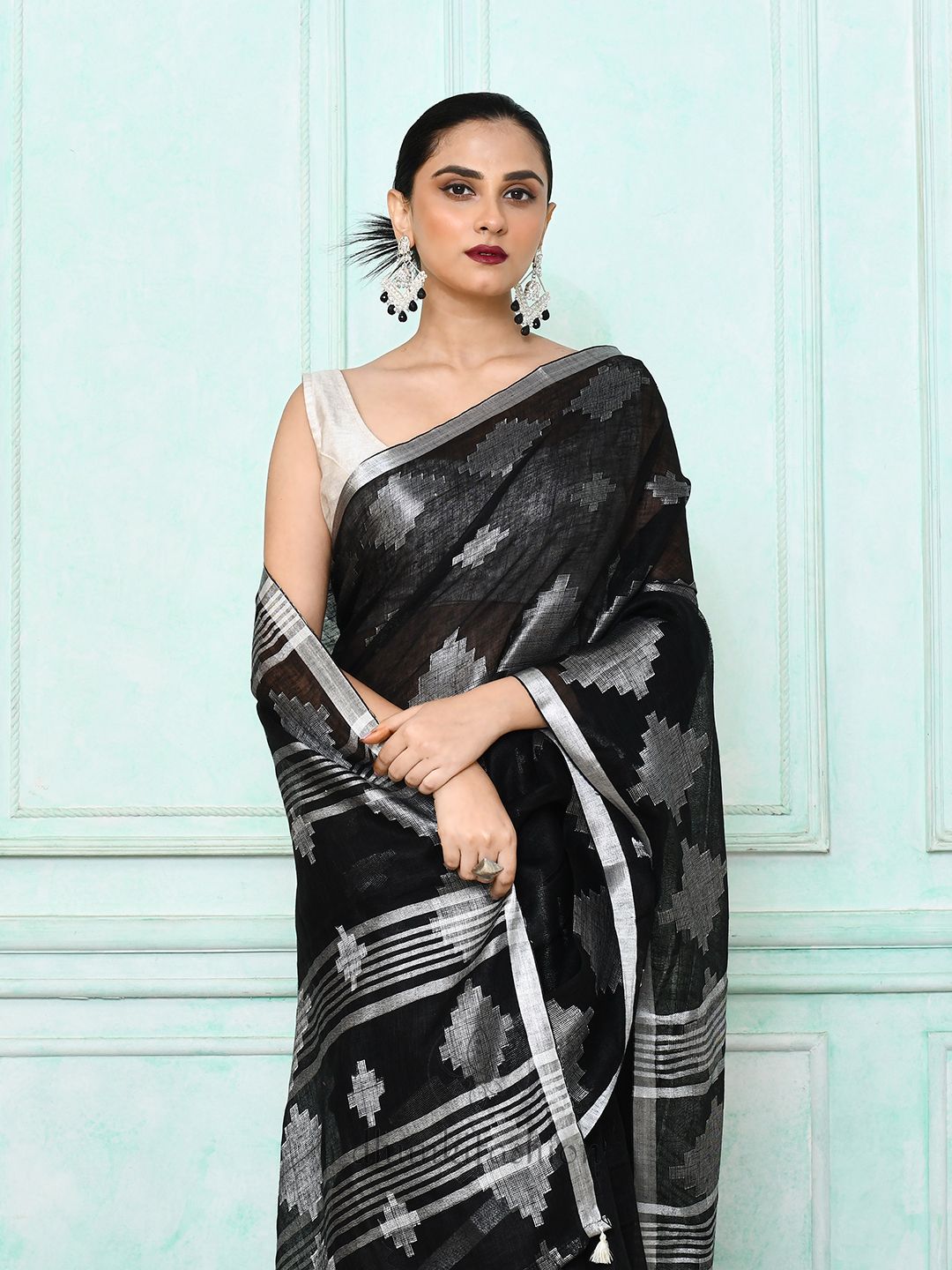 Jamdani Woven Black linen  saree