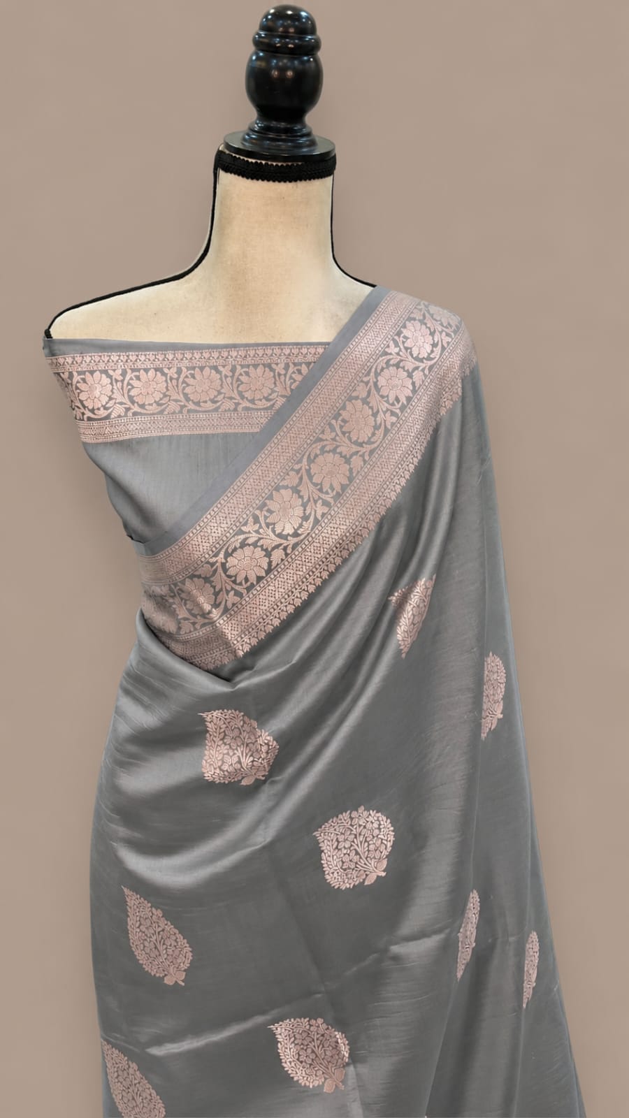 Banarasi Handloom Raw Mango Silk Saree In Grey
