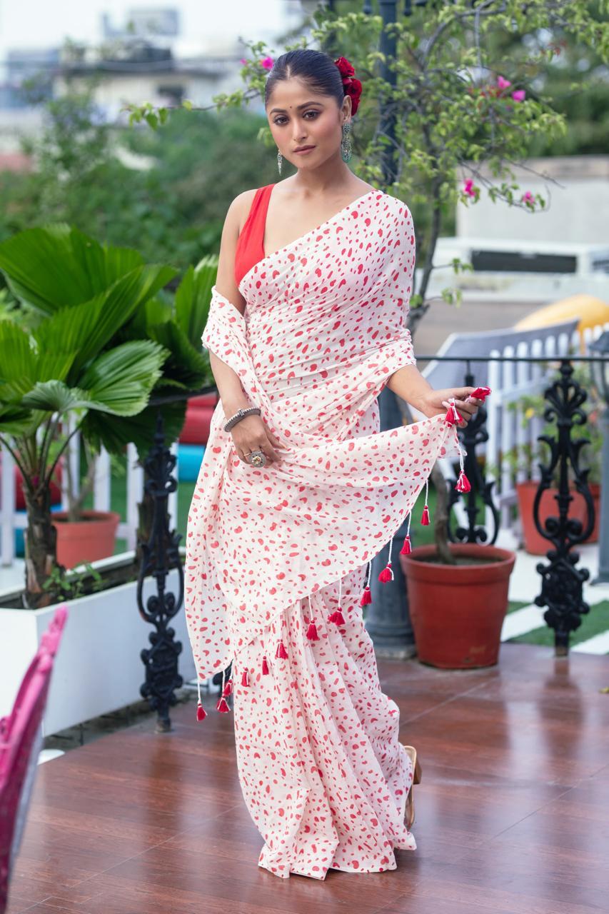 Off White With Pink Premium Mulmul Cotton Hand Crafted Saree