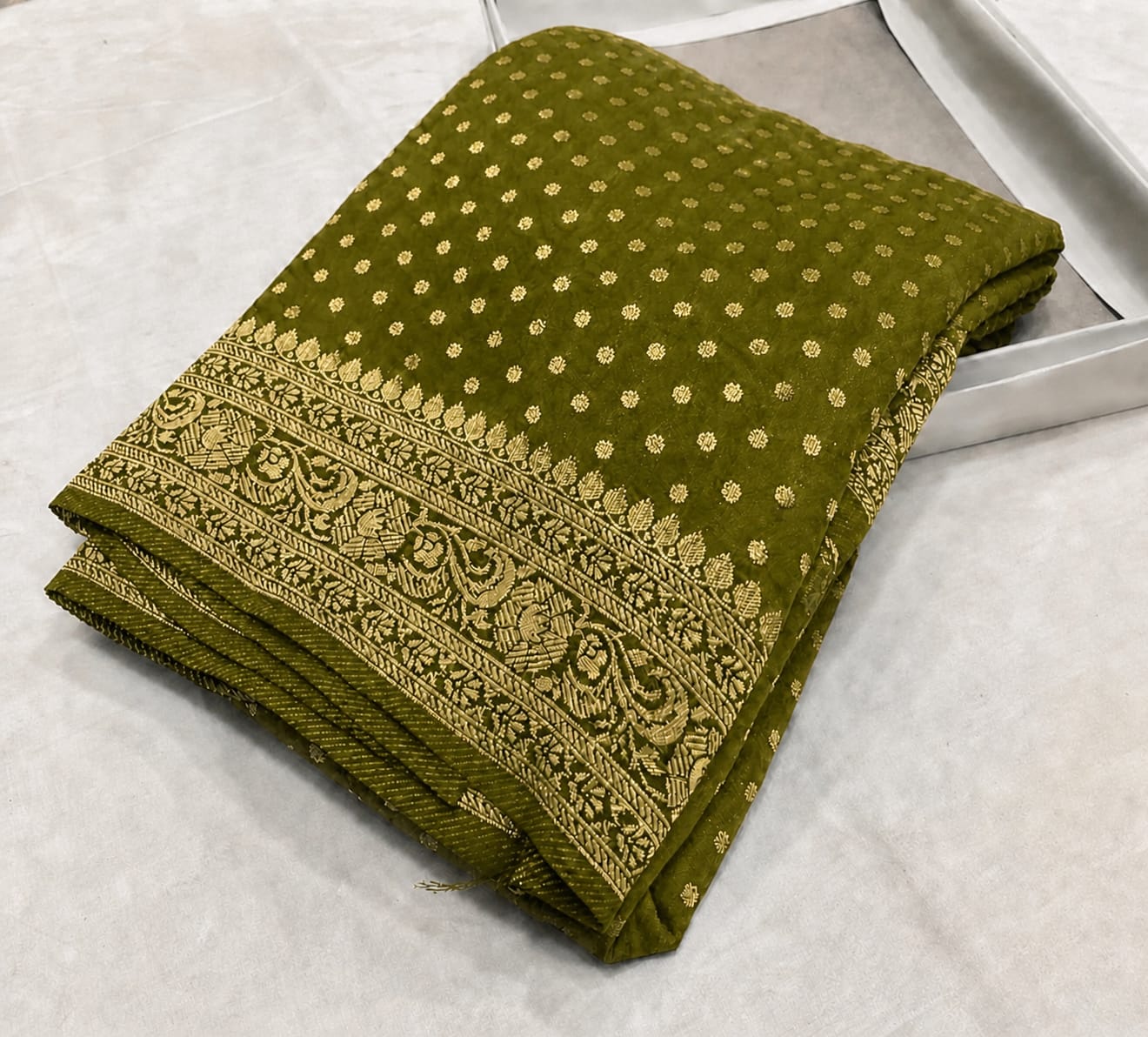 Hina Green Banarasee Semi Georgette Small Booti Work Saree