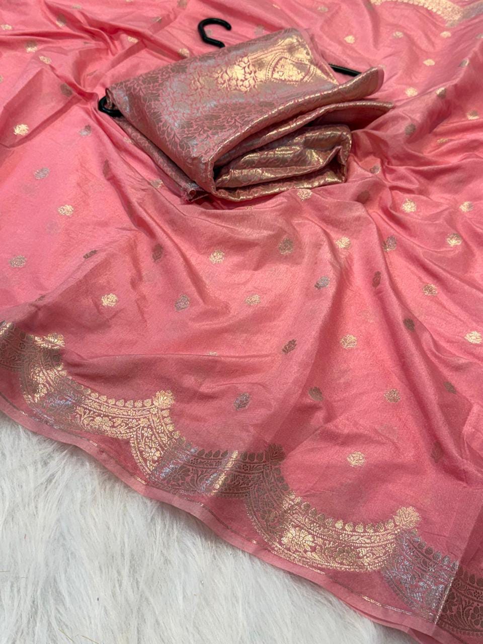 Banarasi Handloom Semi Kathan  Saree In Pink