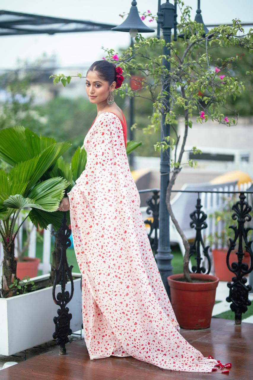 Off White With Pink Premium Mulmul Cotton Hand Crafted Saree