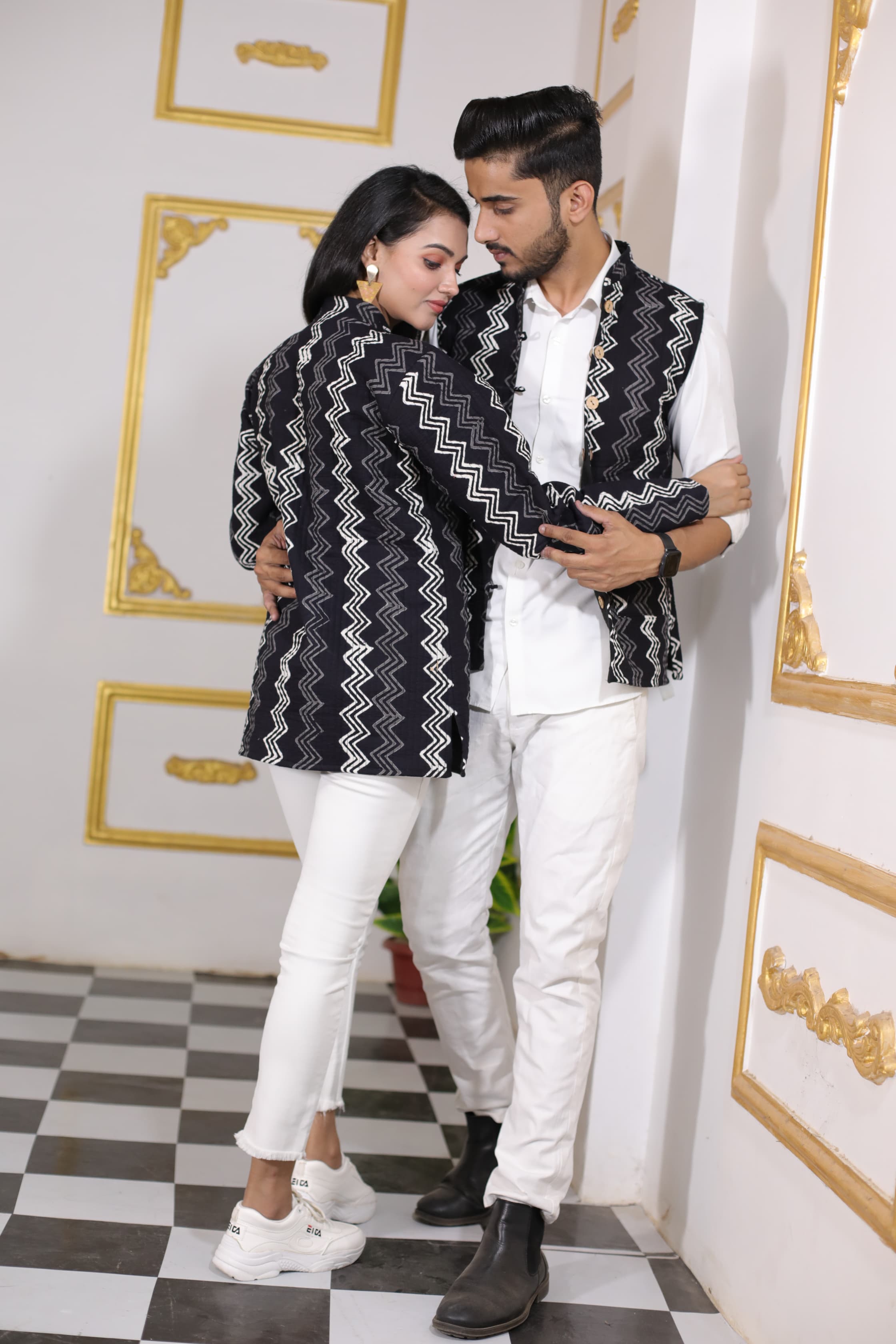 Black Color Twinning Couple Pure Cotton Bagru Print Quilted Reversible Jackets