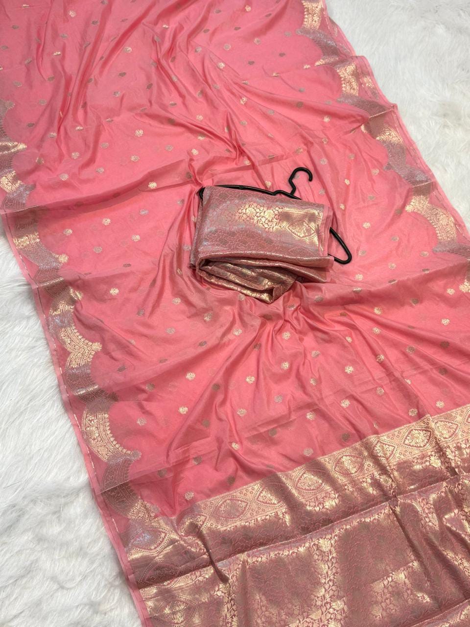 Banarasi Handloom Semi Kathan  Saree In Pink