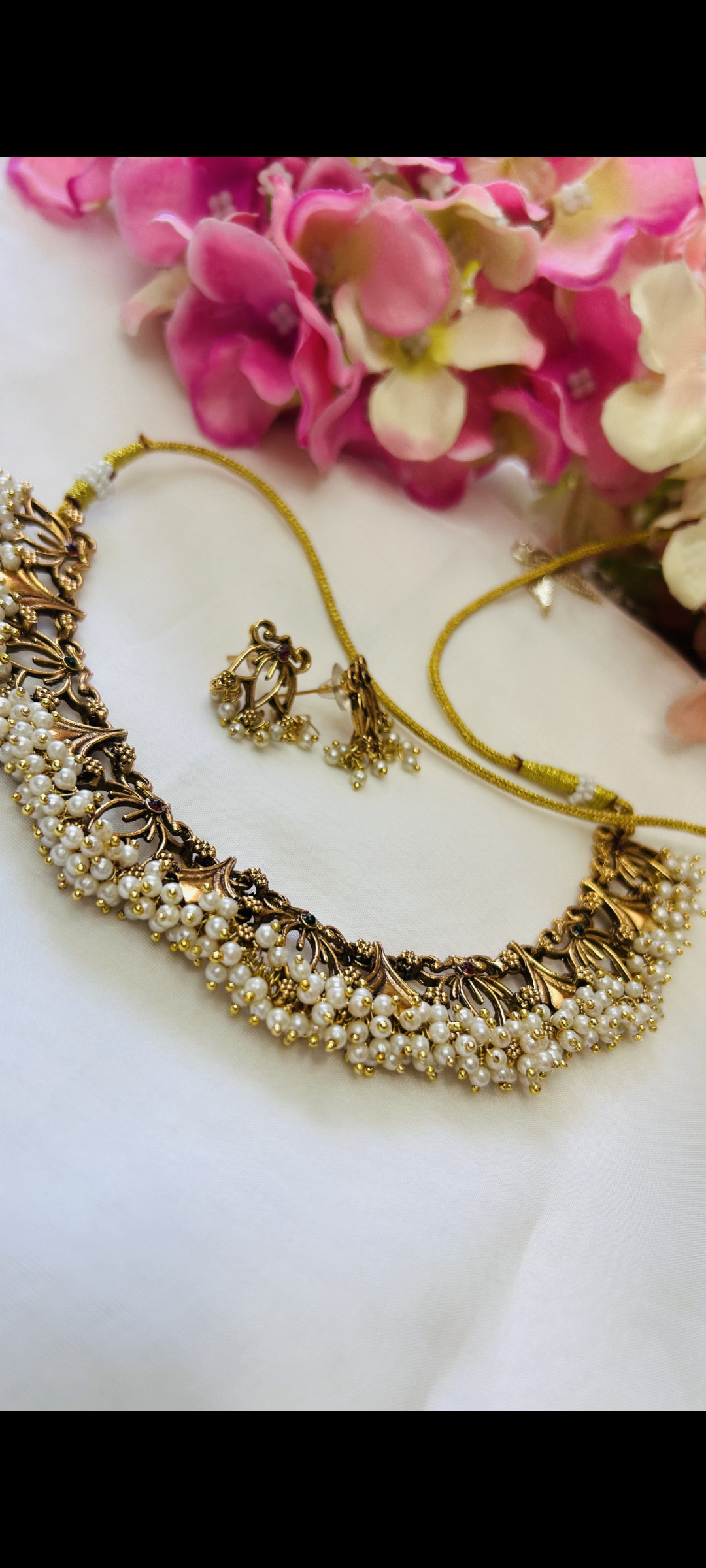 Traditional styles necklace set