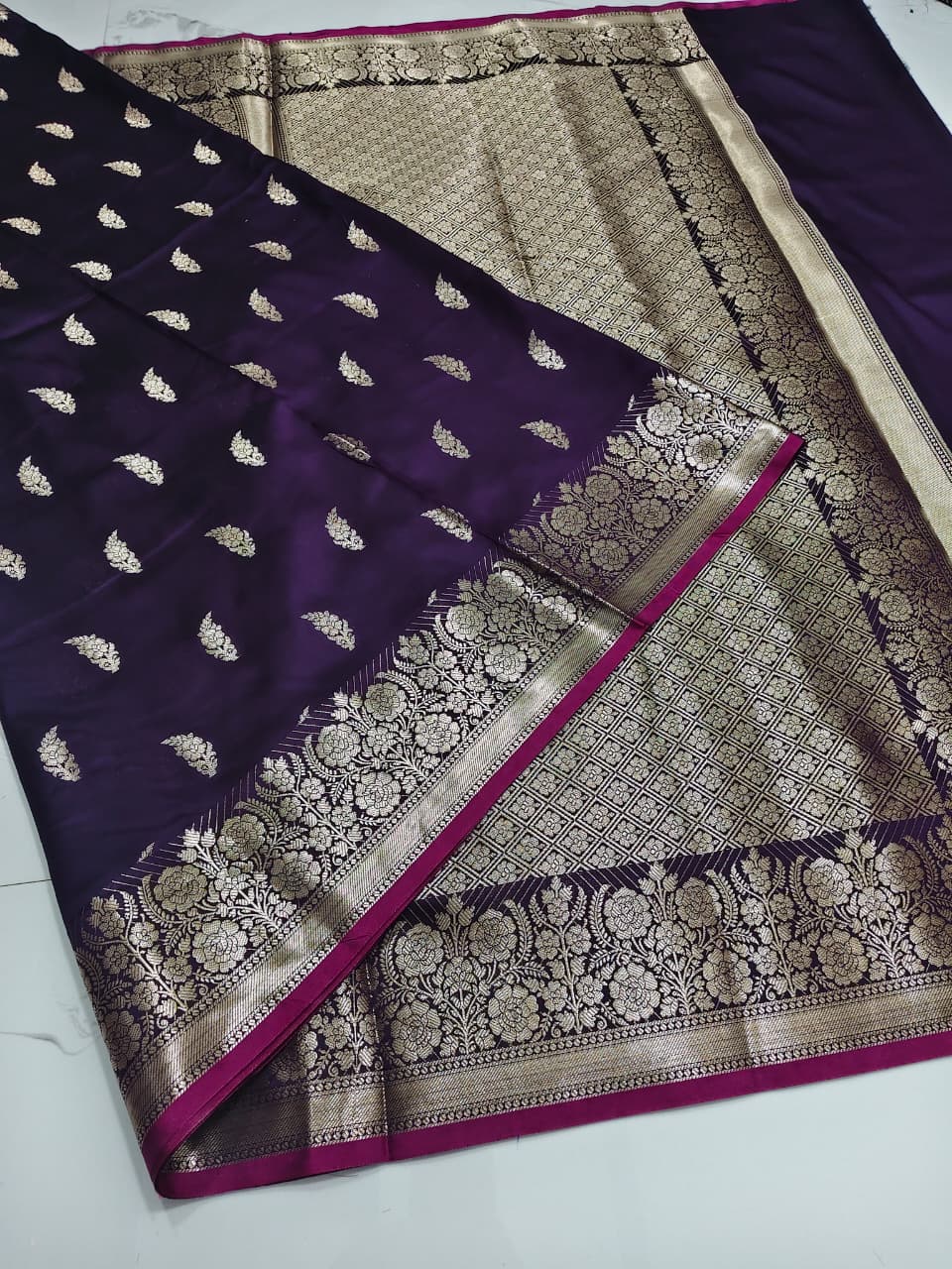 Banarasi Handloom Semi Kathan  Saree In Royal Purple