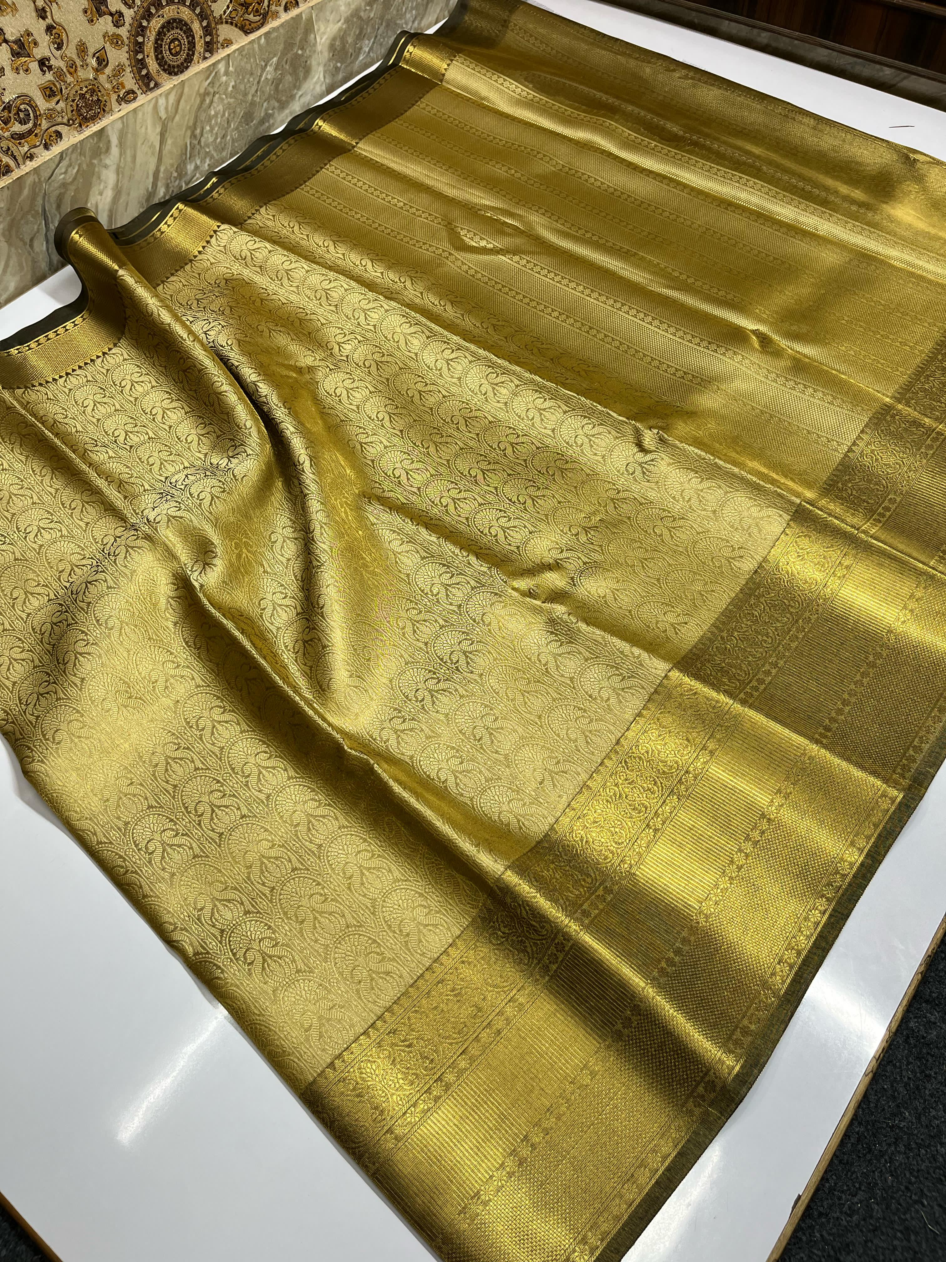 Kanjivaram Style Soft Pattu Tissue Saree