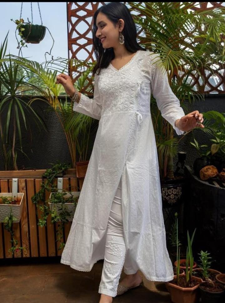 Buy Best White Chikankari Kurti For Women Online in India at Best Price |  Myntra