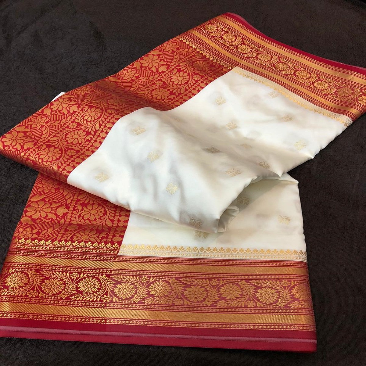 Banarasi Maheshwari Silk Red And Cream Golden Saree