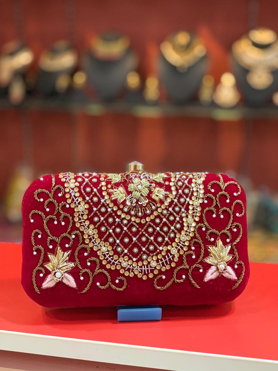 Luxury Red Crystals Bridal Hand Bags Evening Clutch Bags Wedding Handbag  Designer Gold Formal Party Beaded Purse Bridal Accessories From  Graceful_ladies, $156.88 | DHgate.Com