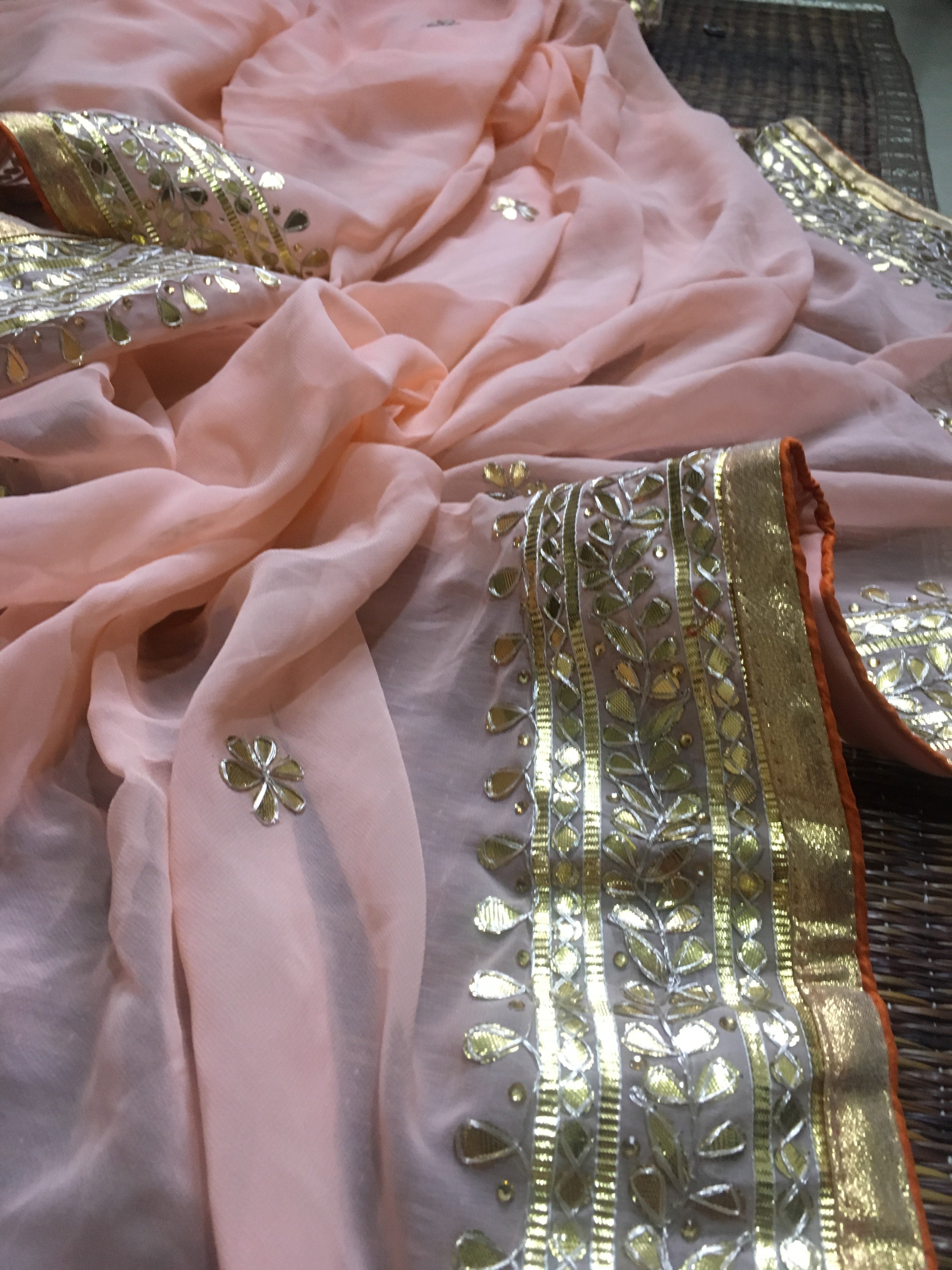 DELIVERY IN 25 DAYS) PEACH COLOUR ORGANZA TIE-DYE GOTA PATTI WORK SAR –  Kothari Sons