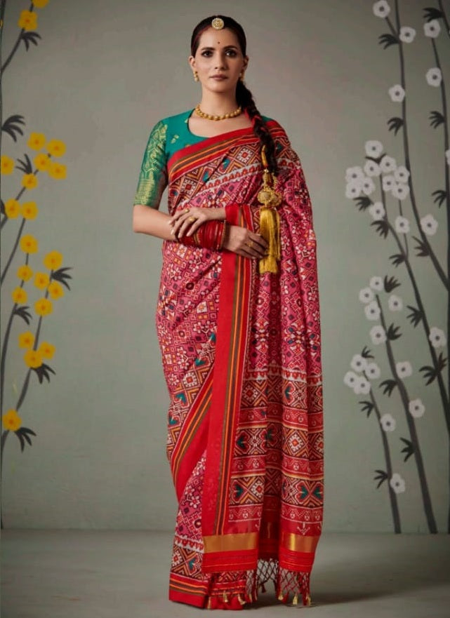 Pink Patan Patola Silk Saree With Blouse